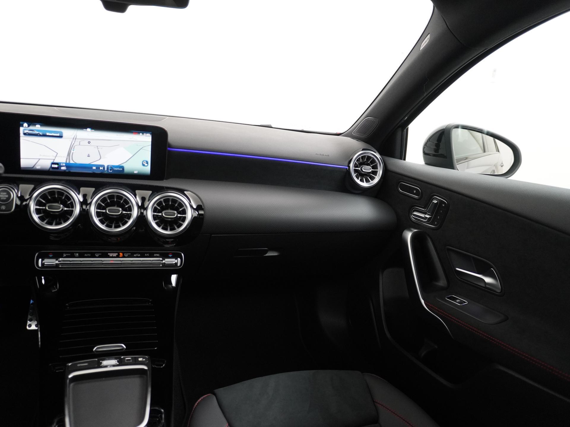 Mercedes-Benz A-Klasse 180 Star Edition AMG Line 26