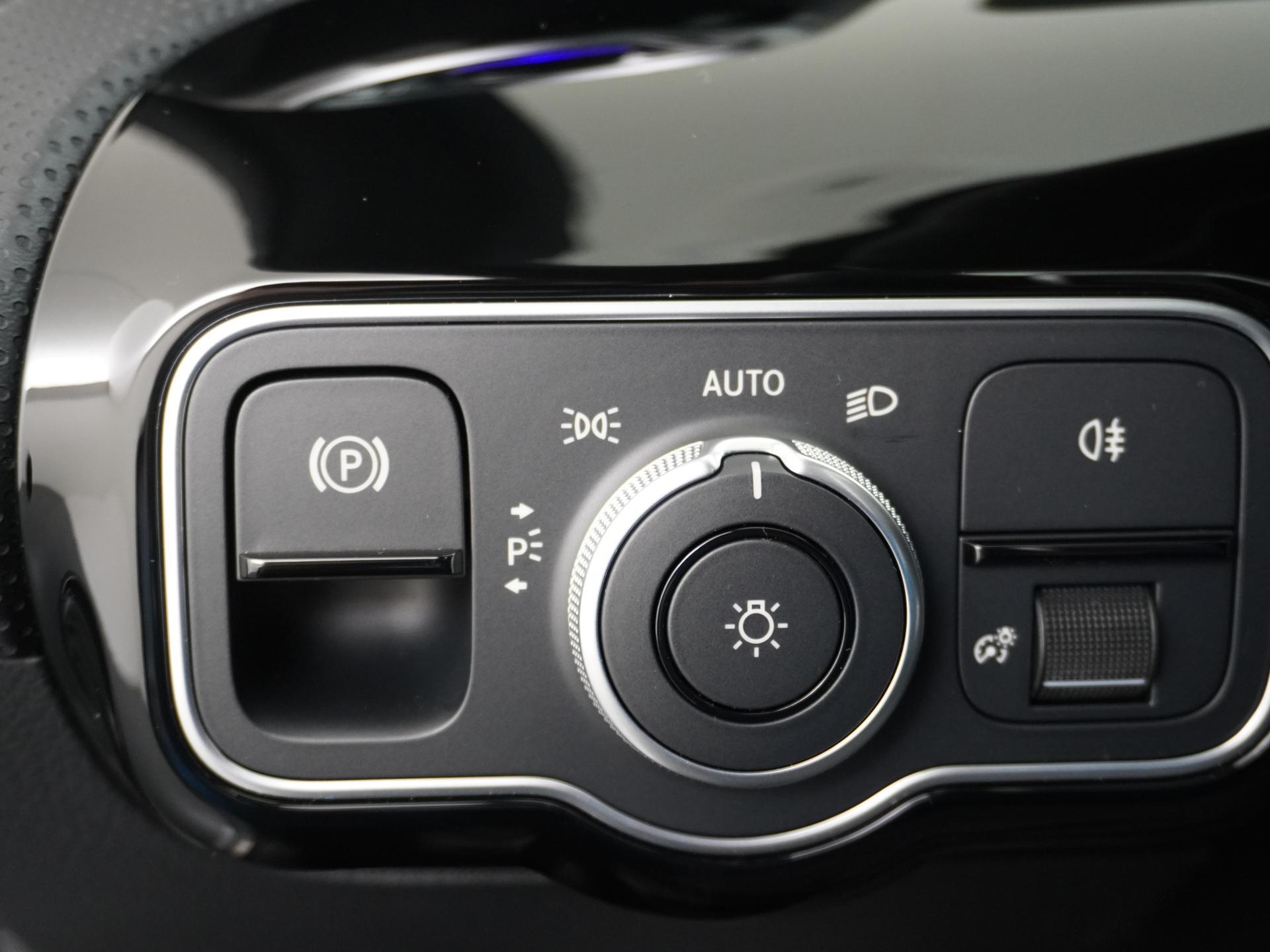 Mercedes-Benz A-Klasse 180 Star Edition AMG Line 27