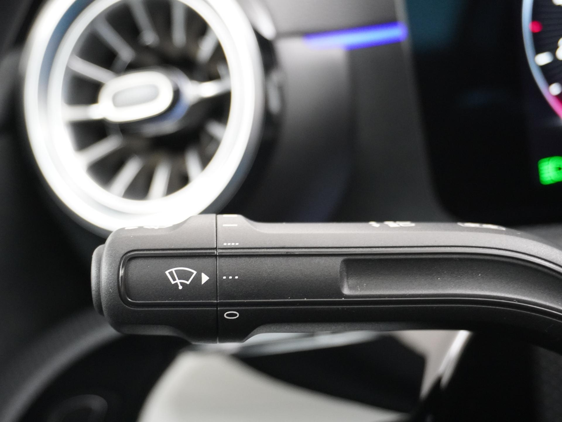 Mercedes-Benz A-Klasse 180 Star Edition AMG Line 28