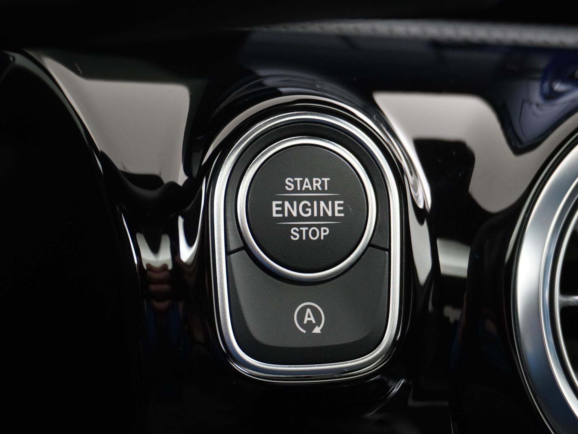 Mercedes-Benz A-Klasse 180 Star Edition AMG Line 30