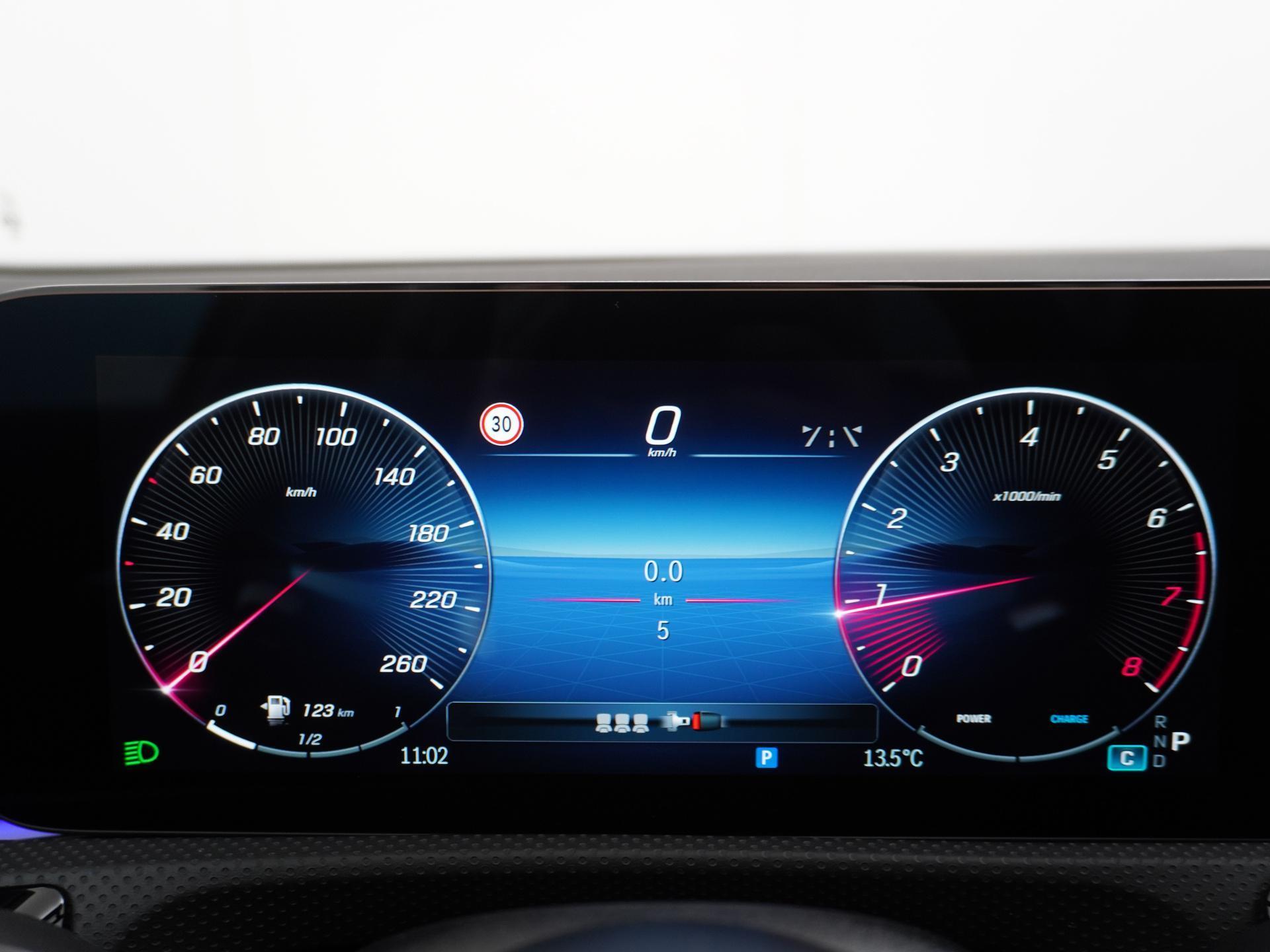 Mercedes-Benz A-Klasse 180 Star Edition AMG Line 33