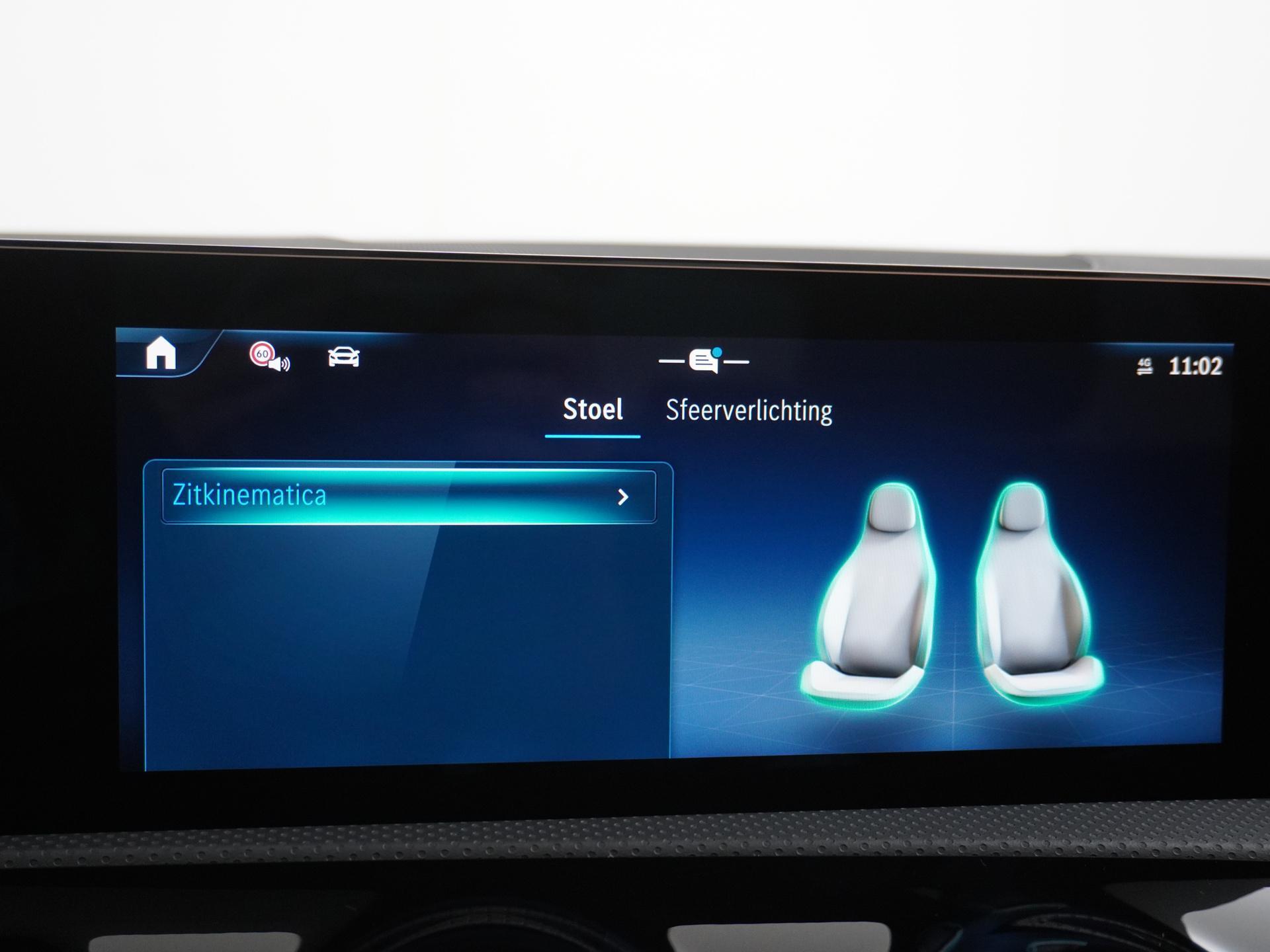 Mercedes-Benz A-Klasse 180 Star Edition AMG Line 42