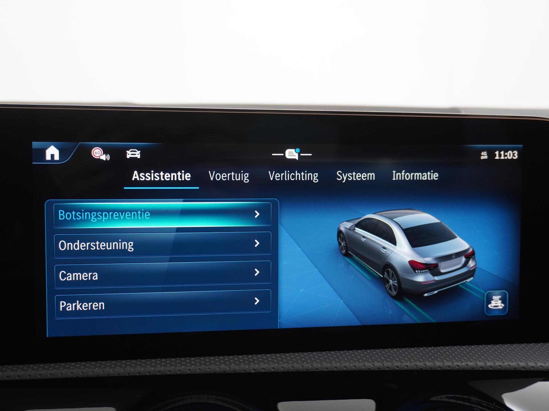 Mercedes-Benz A-Klasse 180 Star Edition AMG Line 44