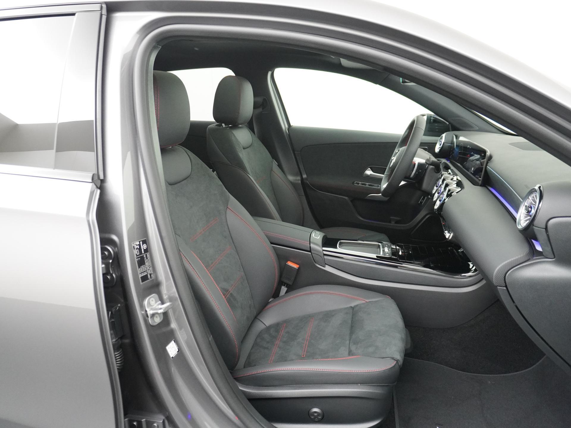 Mercedes-Benz A-Klasse 180 Star Edition AMG Line 52