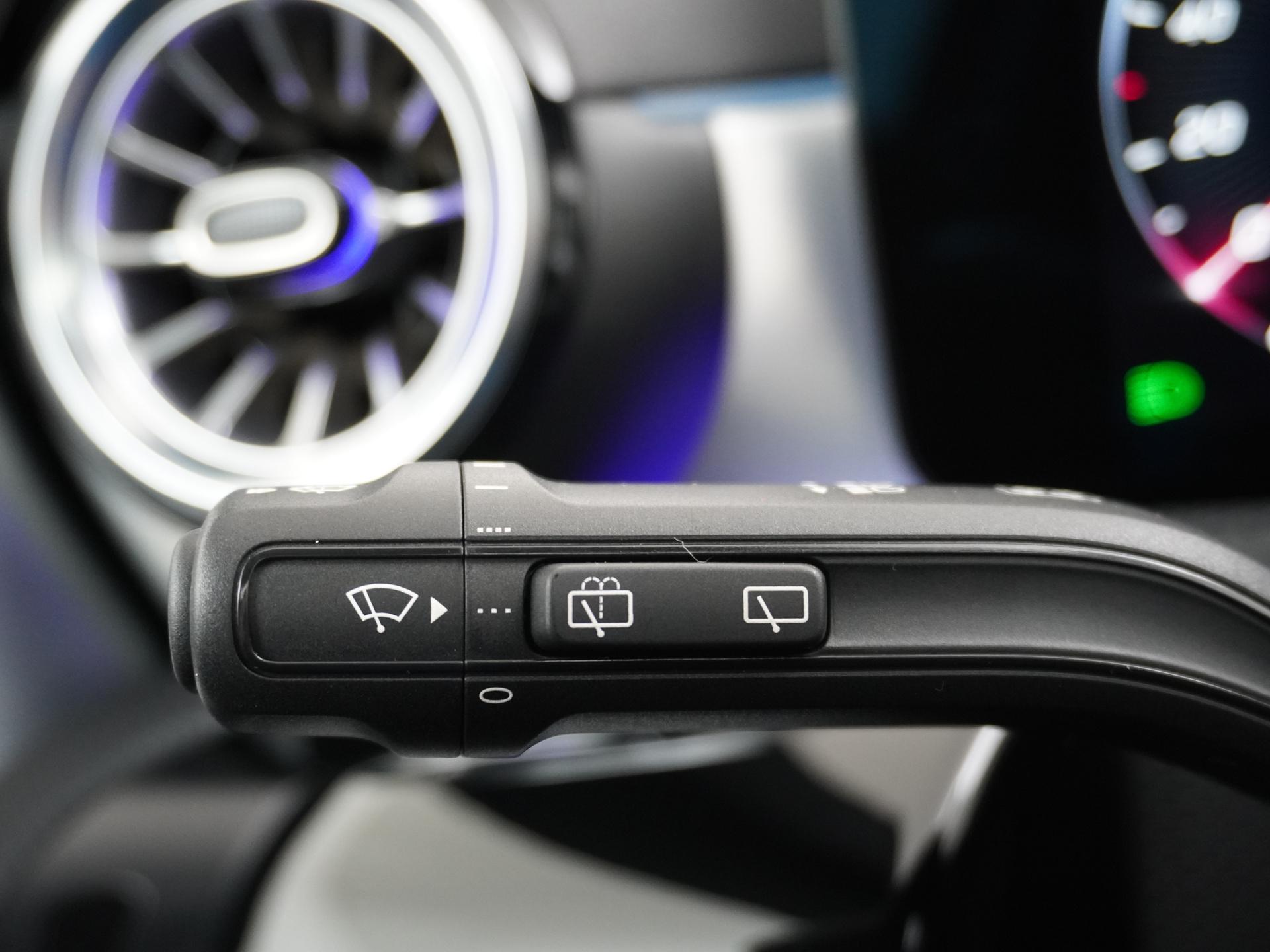 Mercedes-Benz CLA-Klasse Shooting Brake 180 Star Edition AMG Line 30