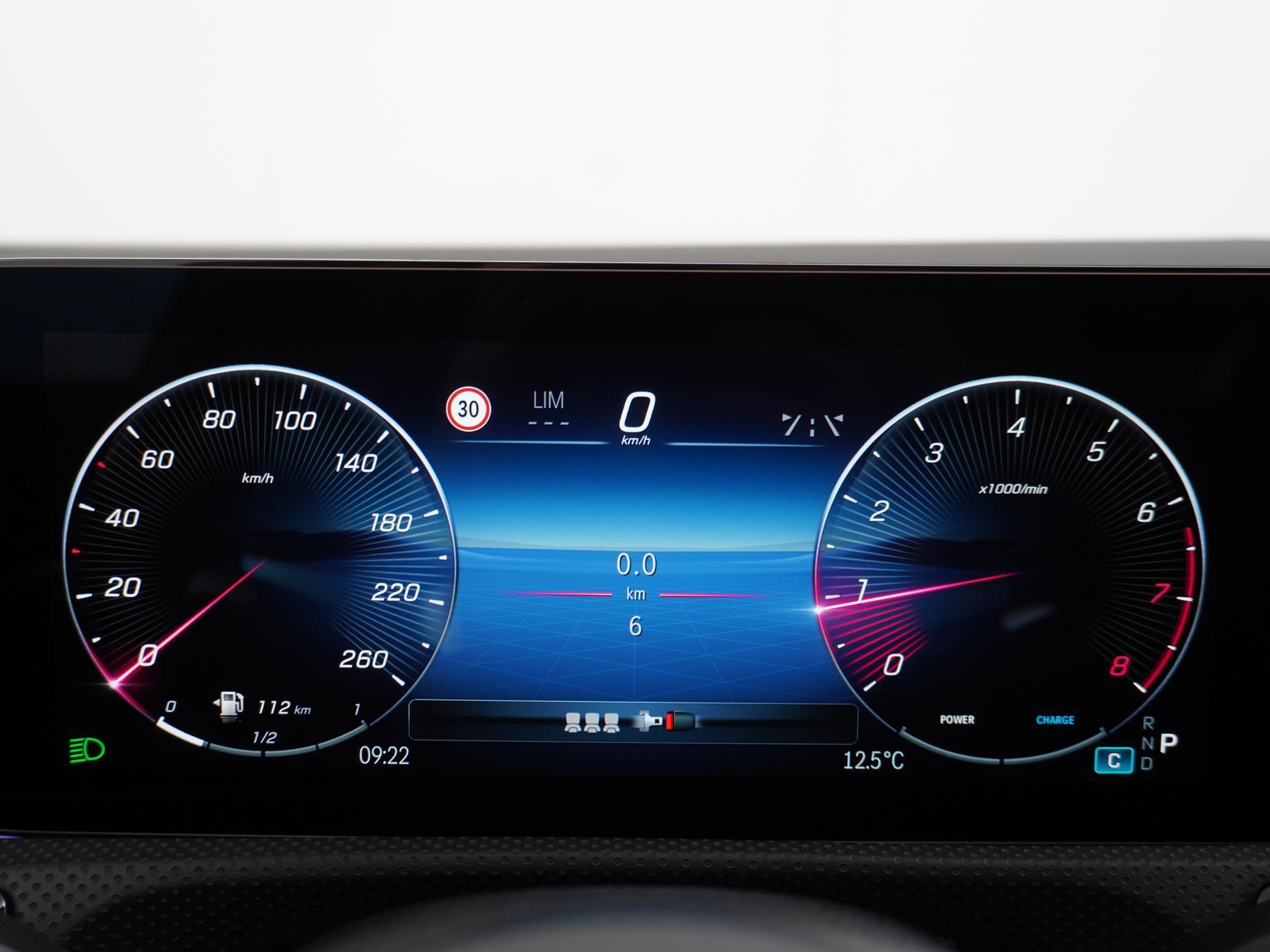 Mercedes-Benz CLA-Klasse Shooting Brake 180 Star Edition AMG Line 35