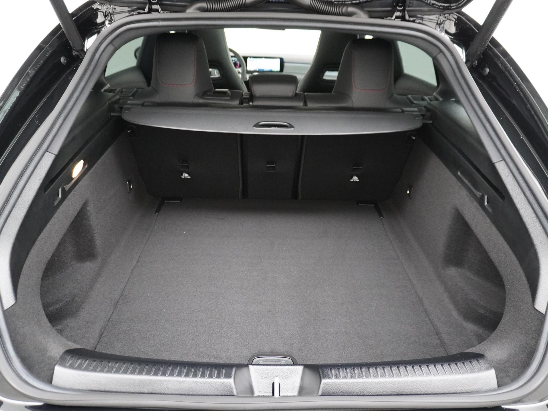 Mercedes-Benz CLA-Klasse Shooting Brake 180 Star Edition AMG Line 18