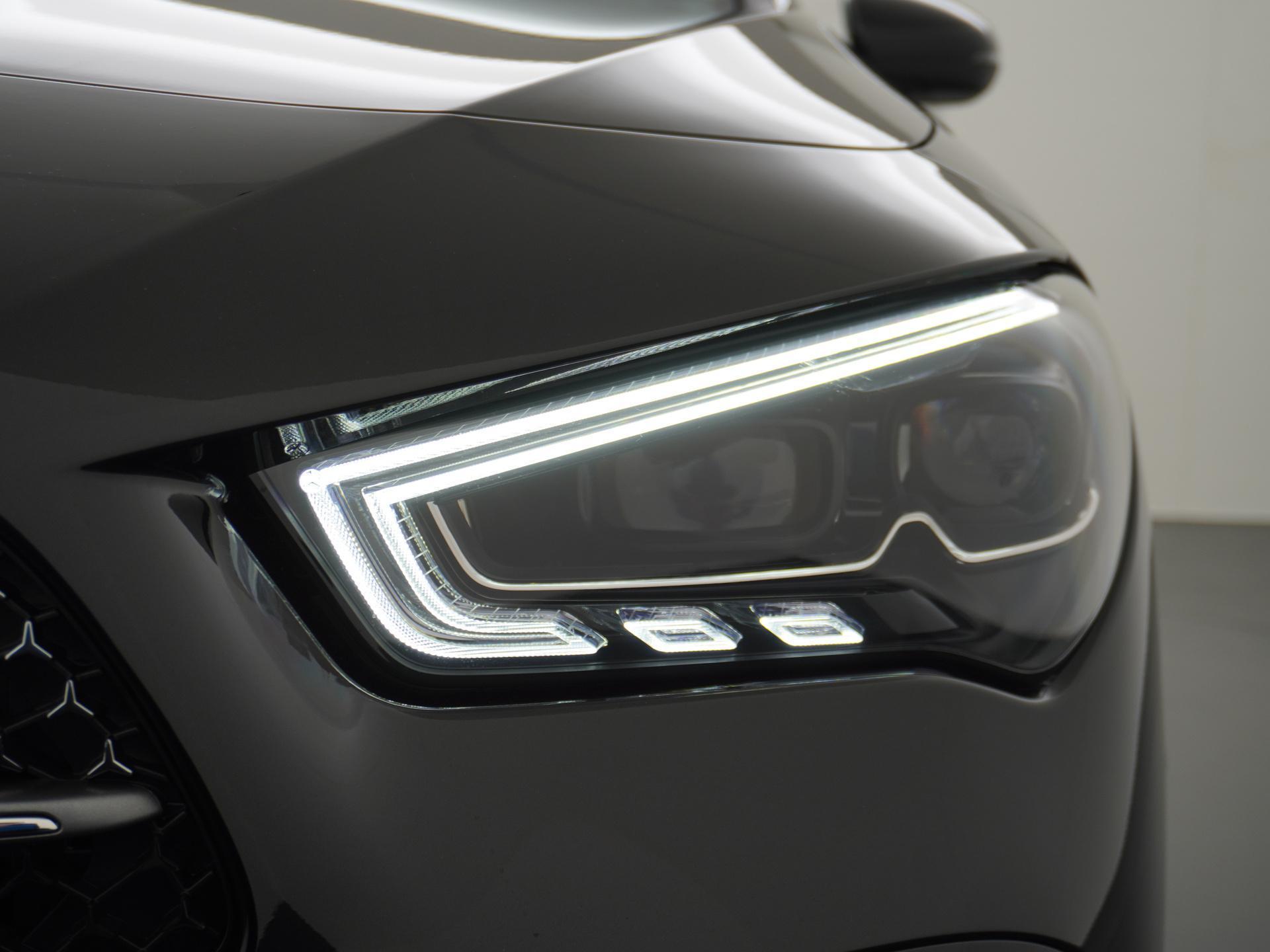 Mercedes-Benz CLA-Klasse Shooting Brake 180 Star Edition AMG Line 21