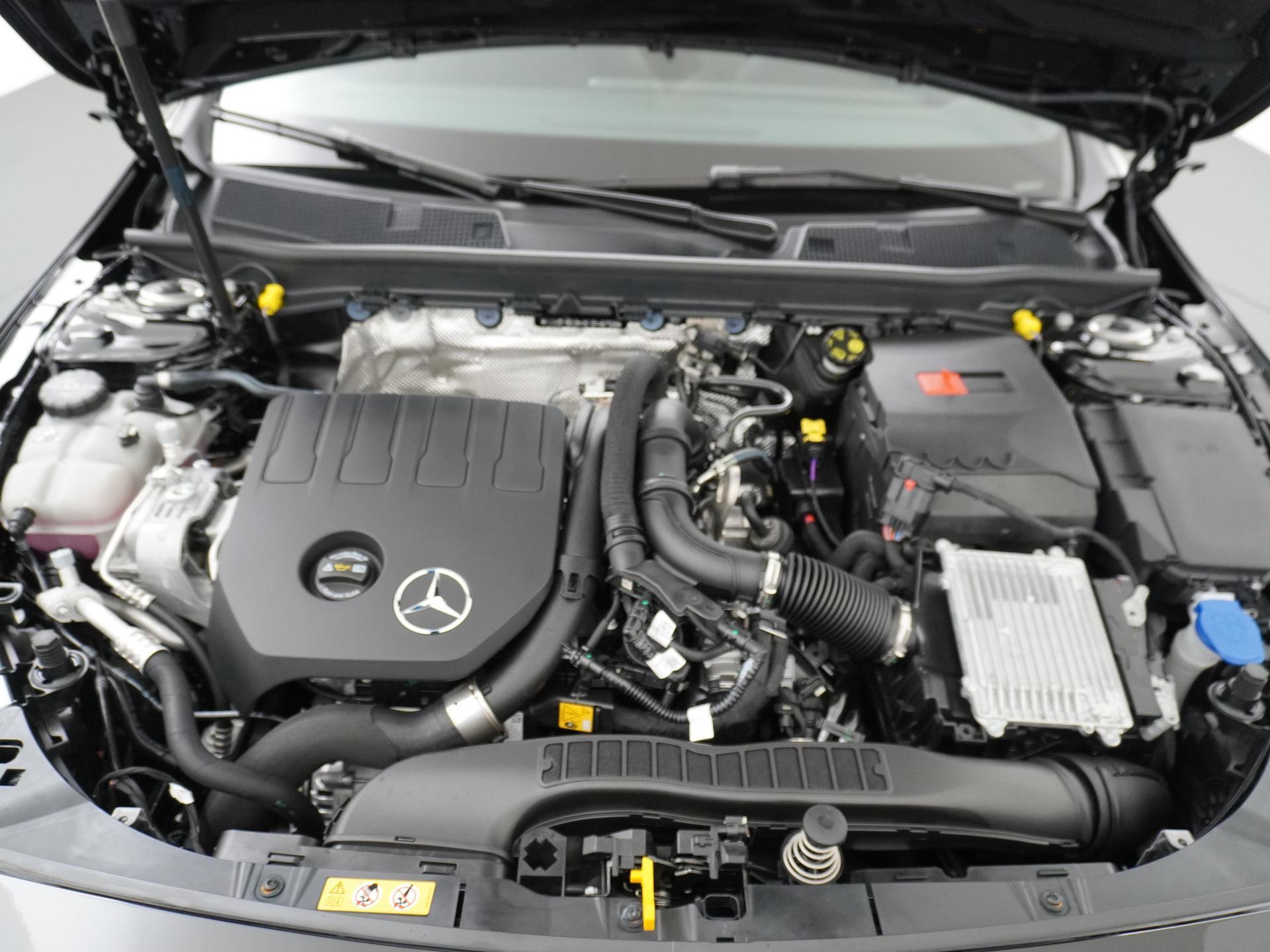 Mercedes-Benz CLA-Klasse Shooting Brake 180 Star Edition AMG Line 22