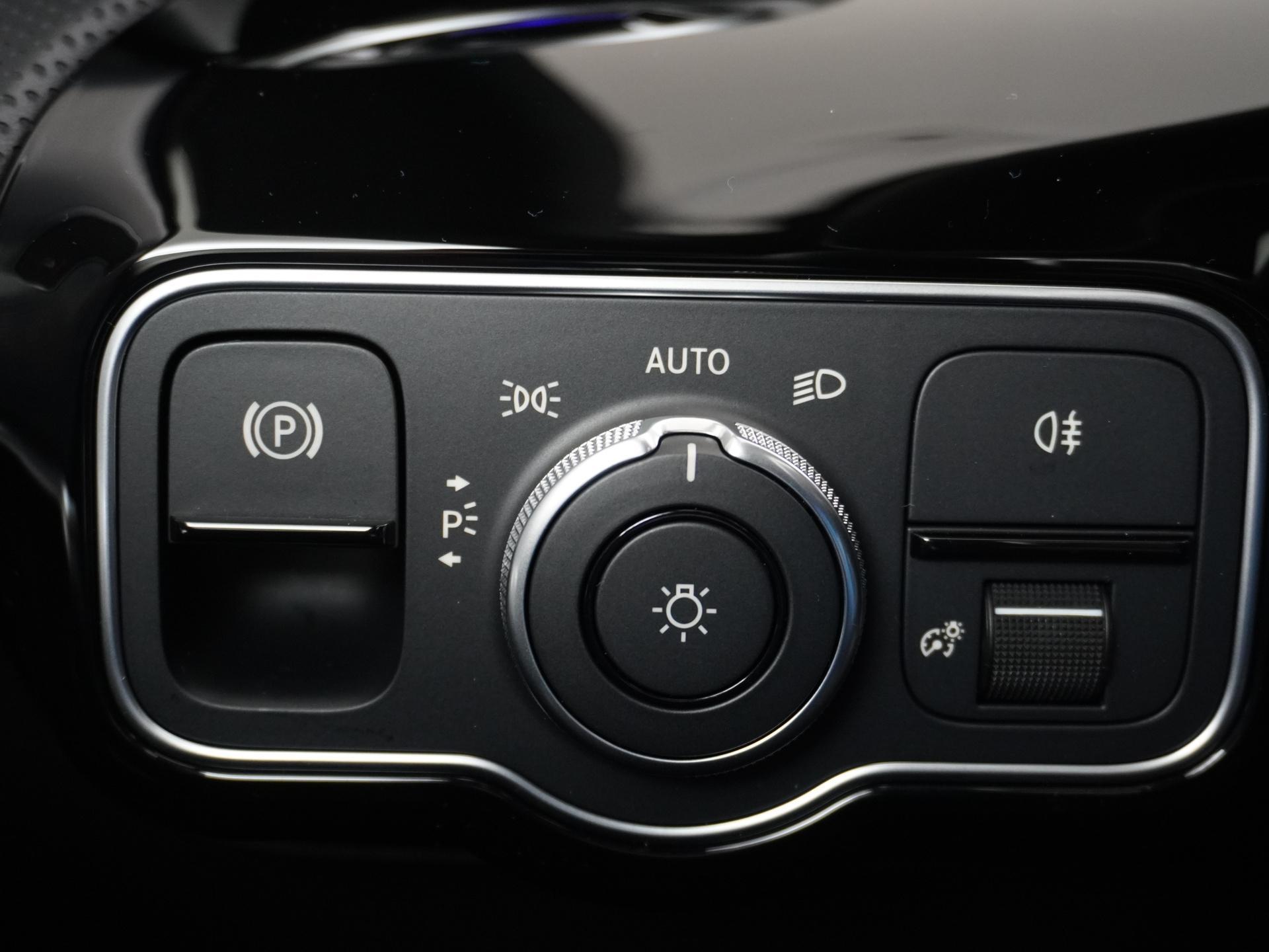 Mercedes-Benz CLA-Klasse Shooting Brake 180 Star Edition AMG Line 29