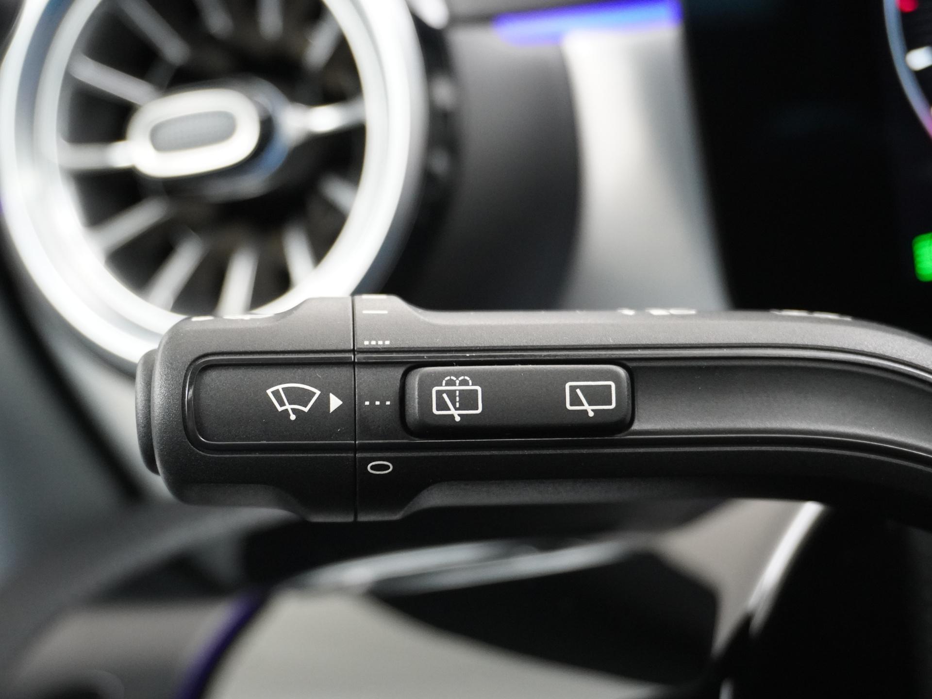 Mercedes-Benz CLA-Klasse Shooting Brake 180 Star Edition AMG Line 30