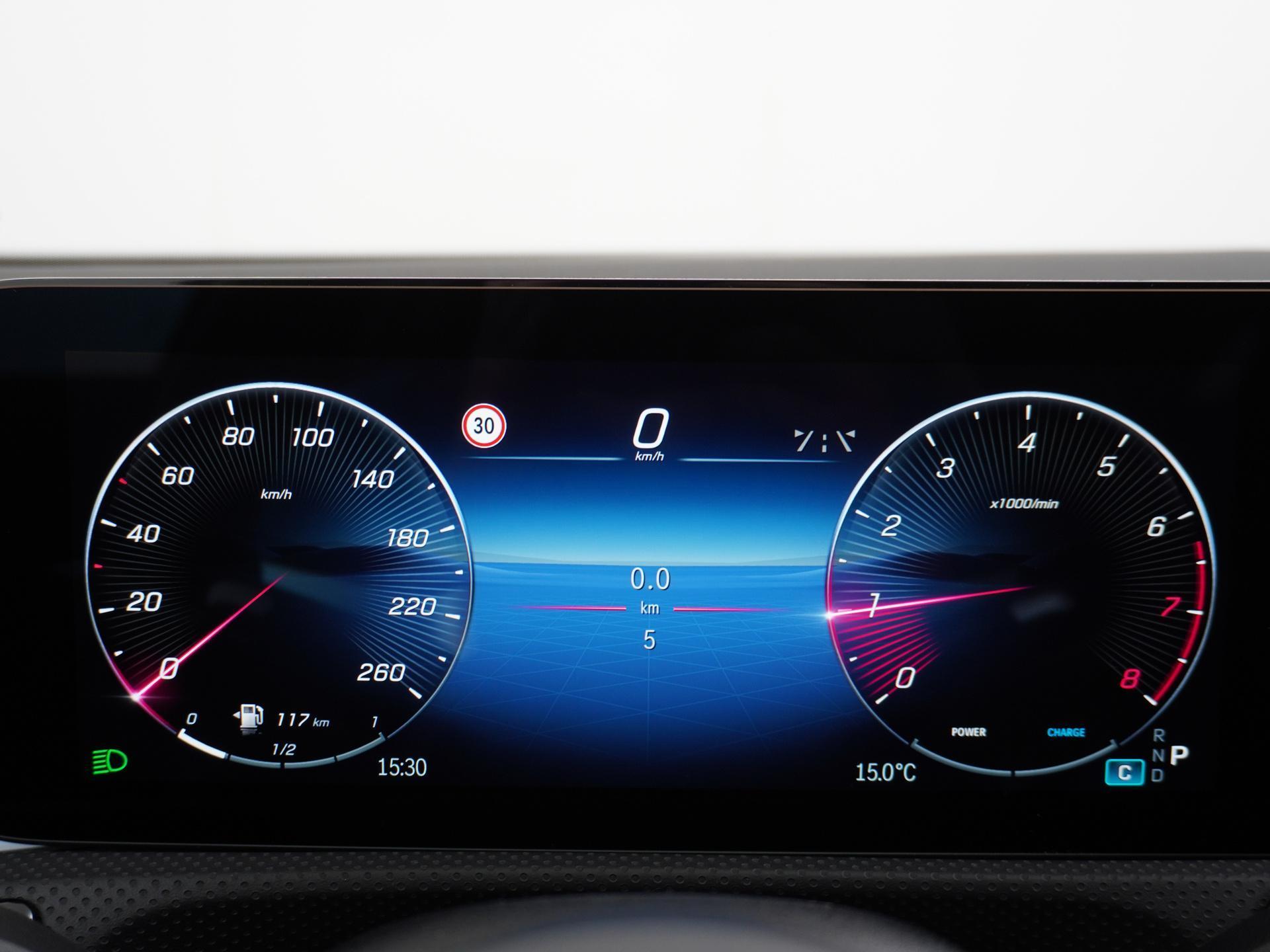 Mercedes-Benz CLA-Klasse Shooting Brake 180 Star Edition AMG Line 35