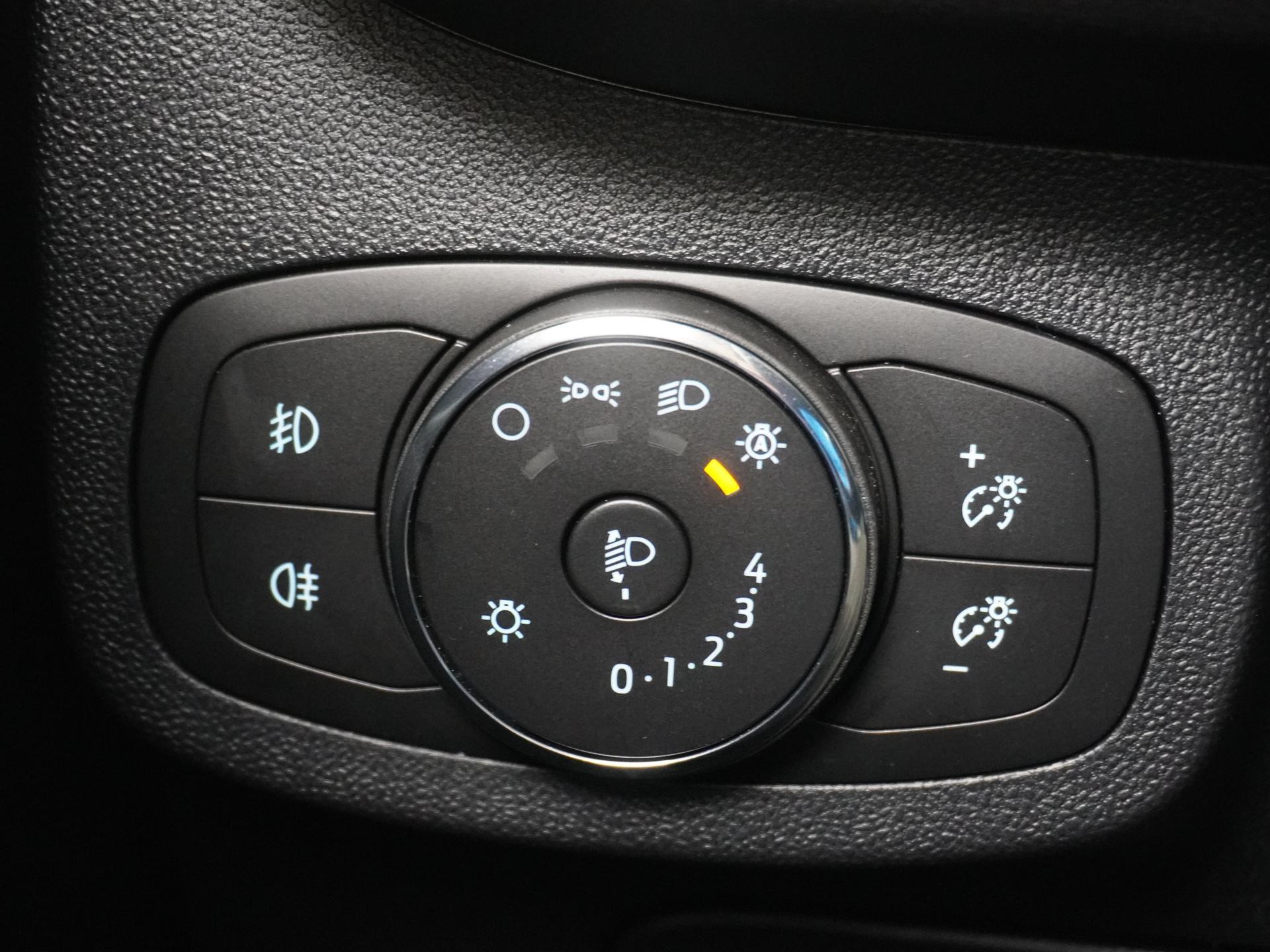 Ford Fiesta 1.0 EcoBoost Hybrid Titanium X 24