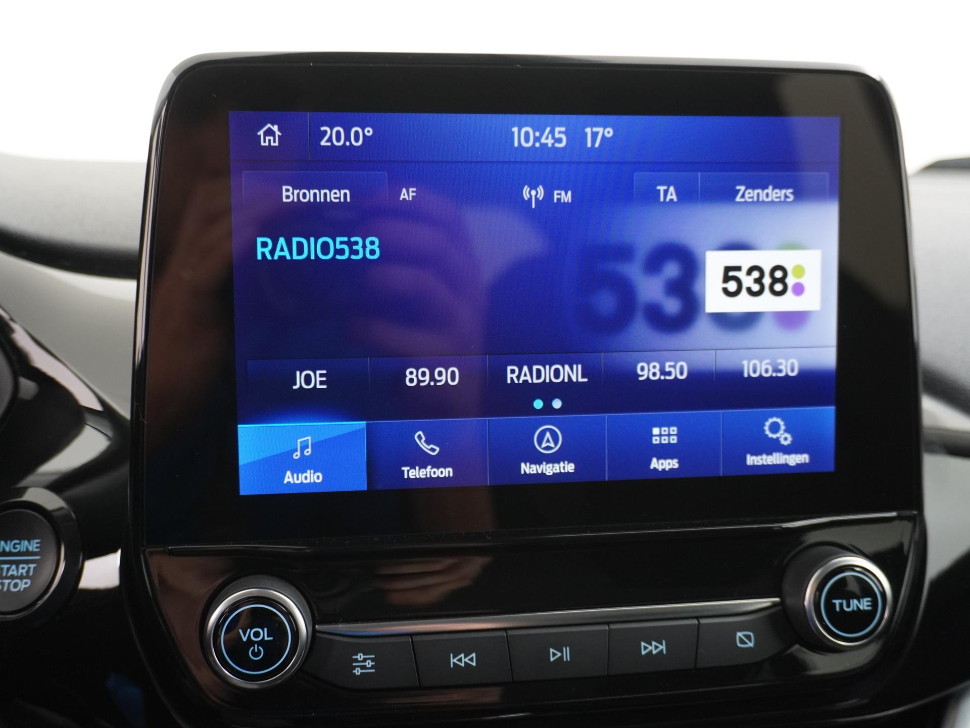 Ford Fiesta 1.0 EcoBoost Hybrid Titanium X 32