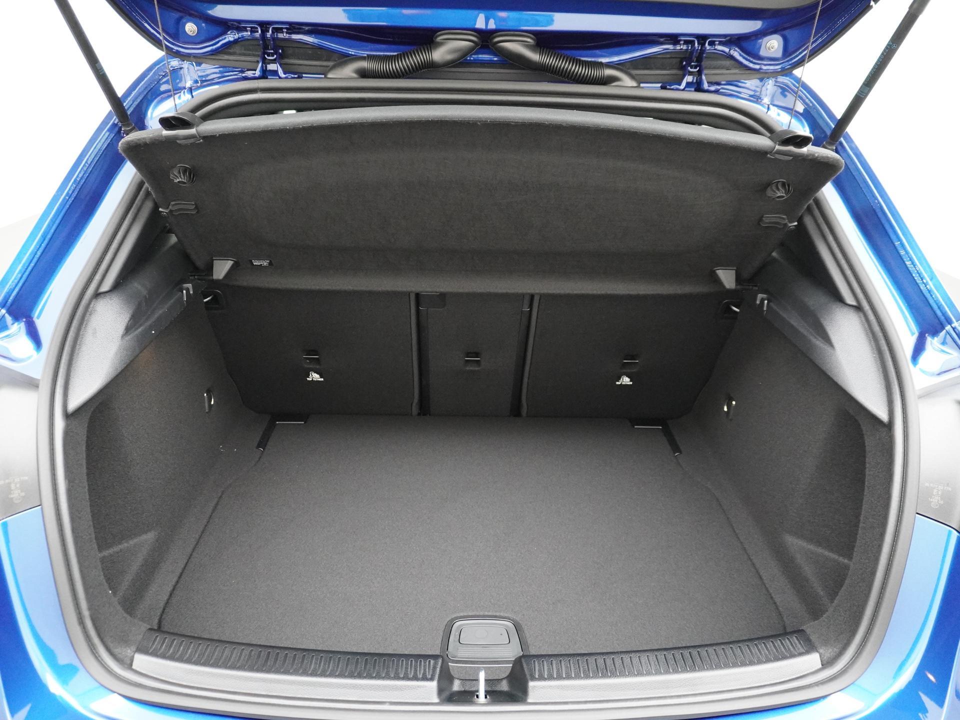 Mercedes-Benz A-Klasse 180 Star Edition AMG Line 16