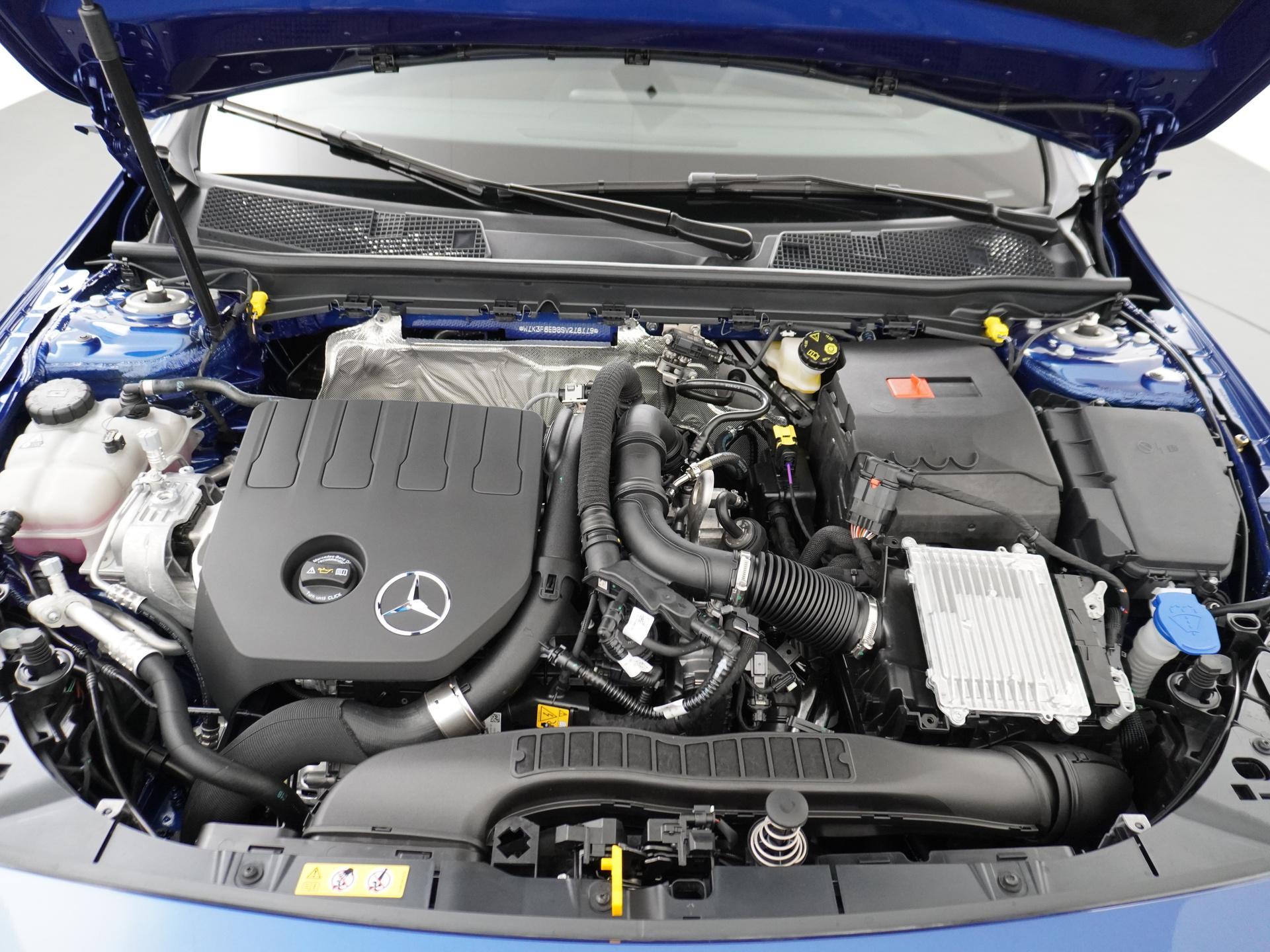 Mercedes-Benz A-Klasse 180 Star Edition AMG Line 19