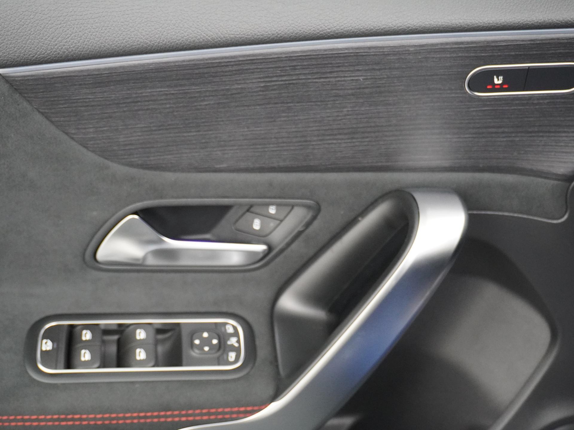 Mercedes-Benz A-Klasse 180 Star Edition AMG Line 20