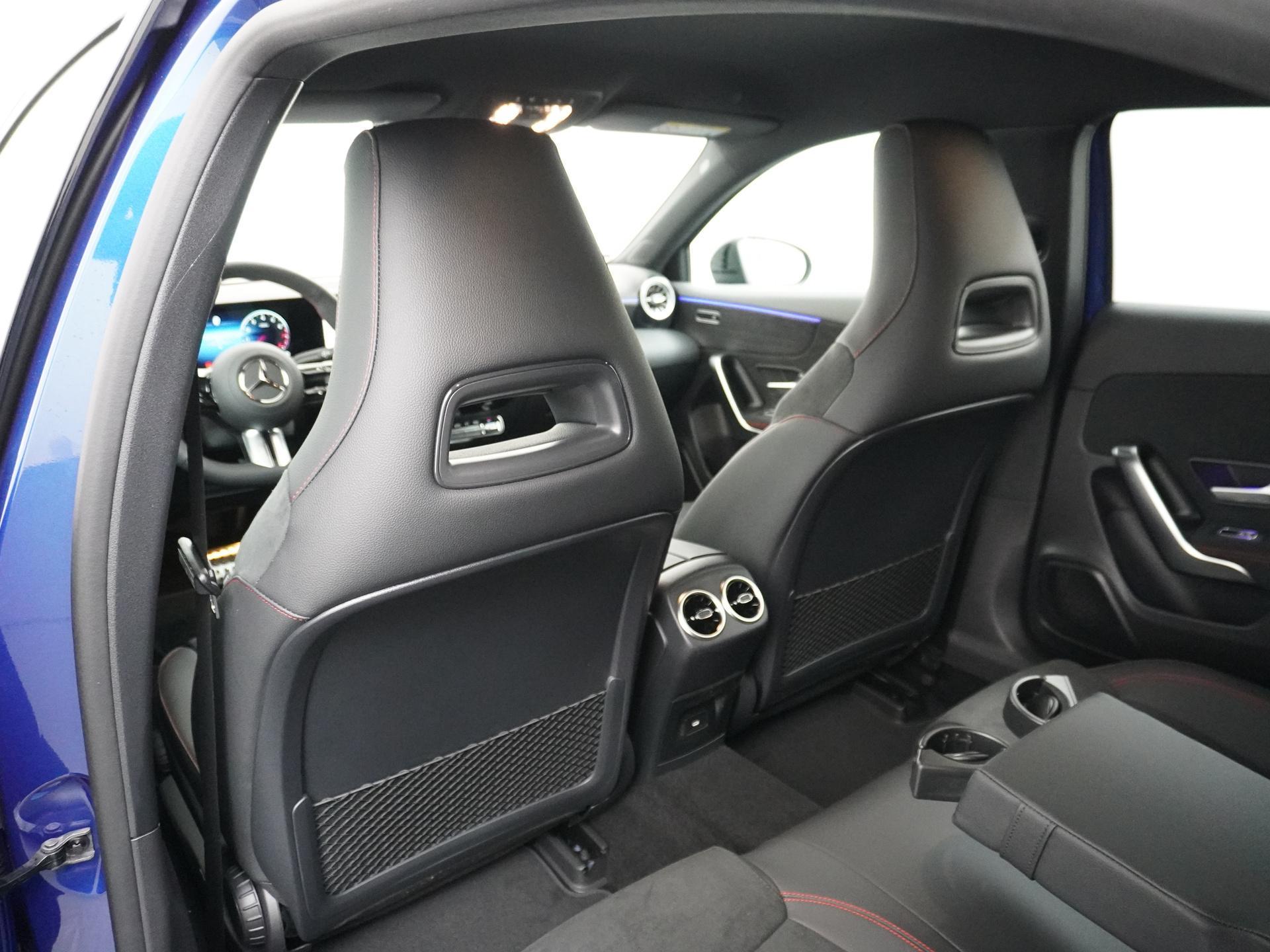 Mercedes-Benz A-Klasse 180 Star Edition AMG Line 21