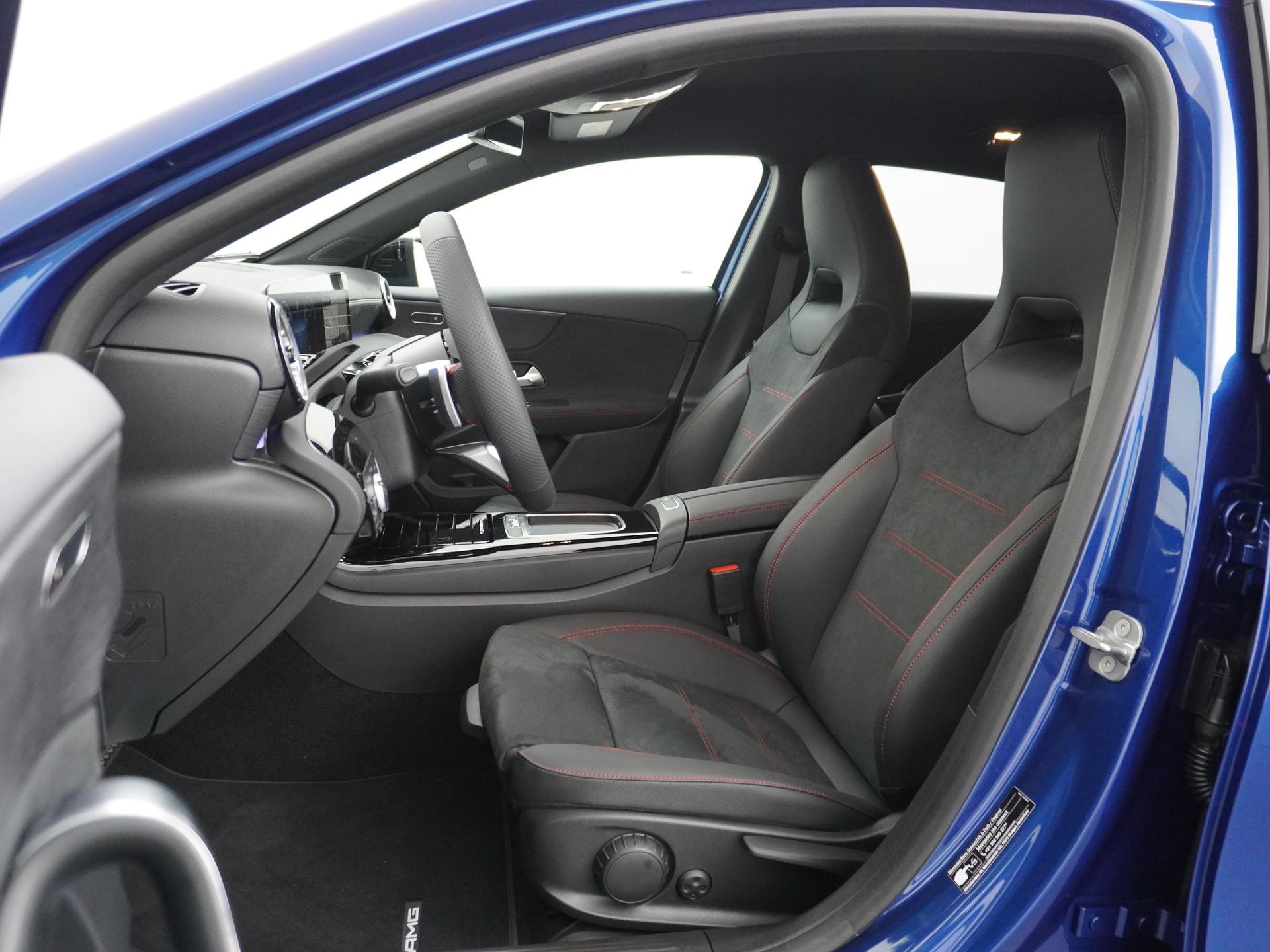 Mercedes-Benz A-Klasse 180 Star Edition AMG Line 3