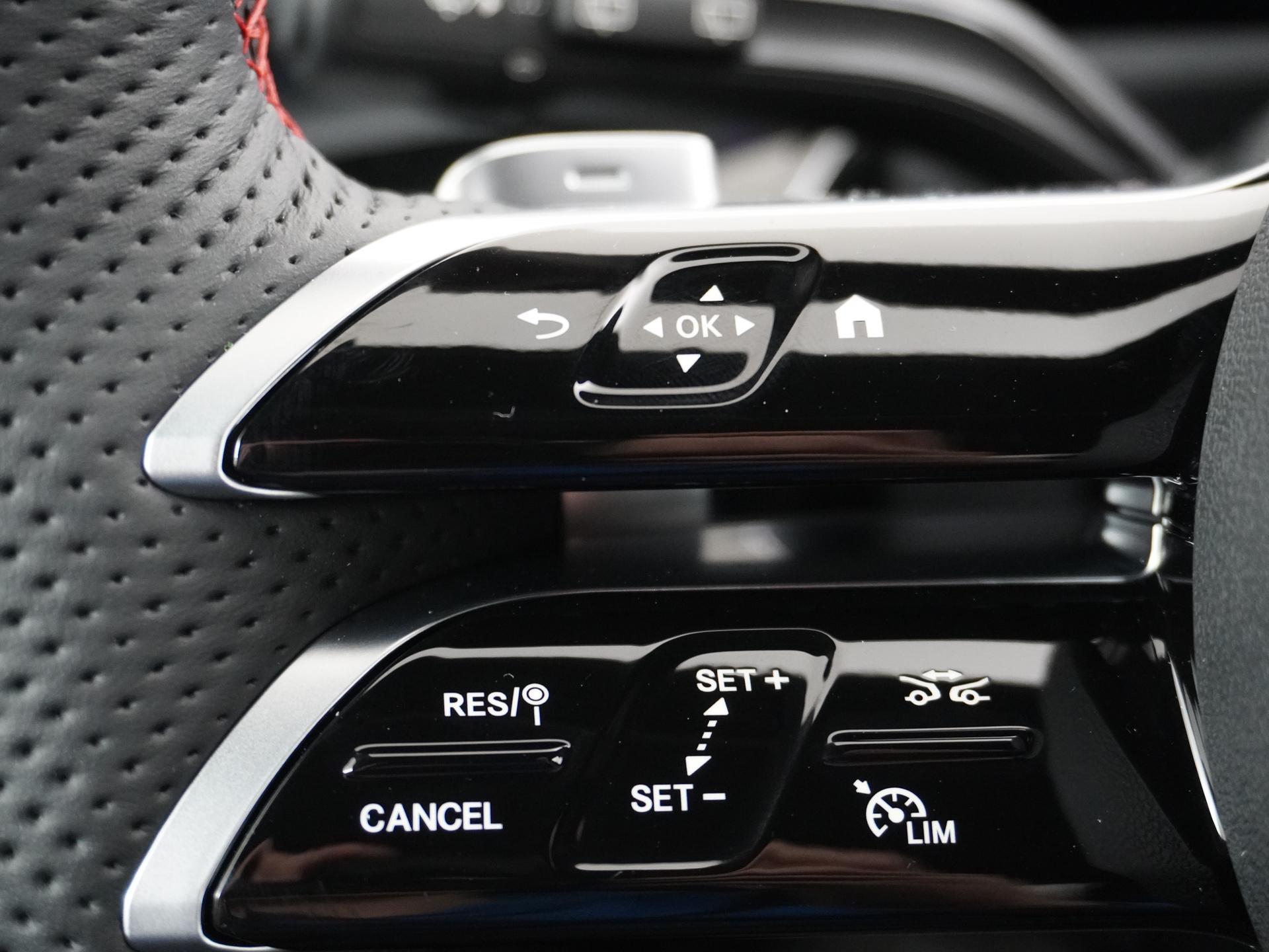 Mercedes-Benz A-Klasse 180 Star Edition AMG Line 30