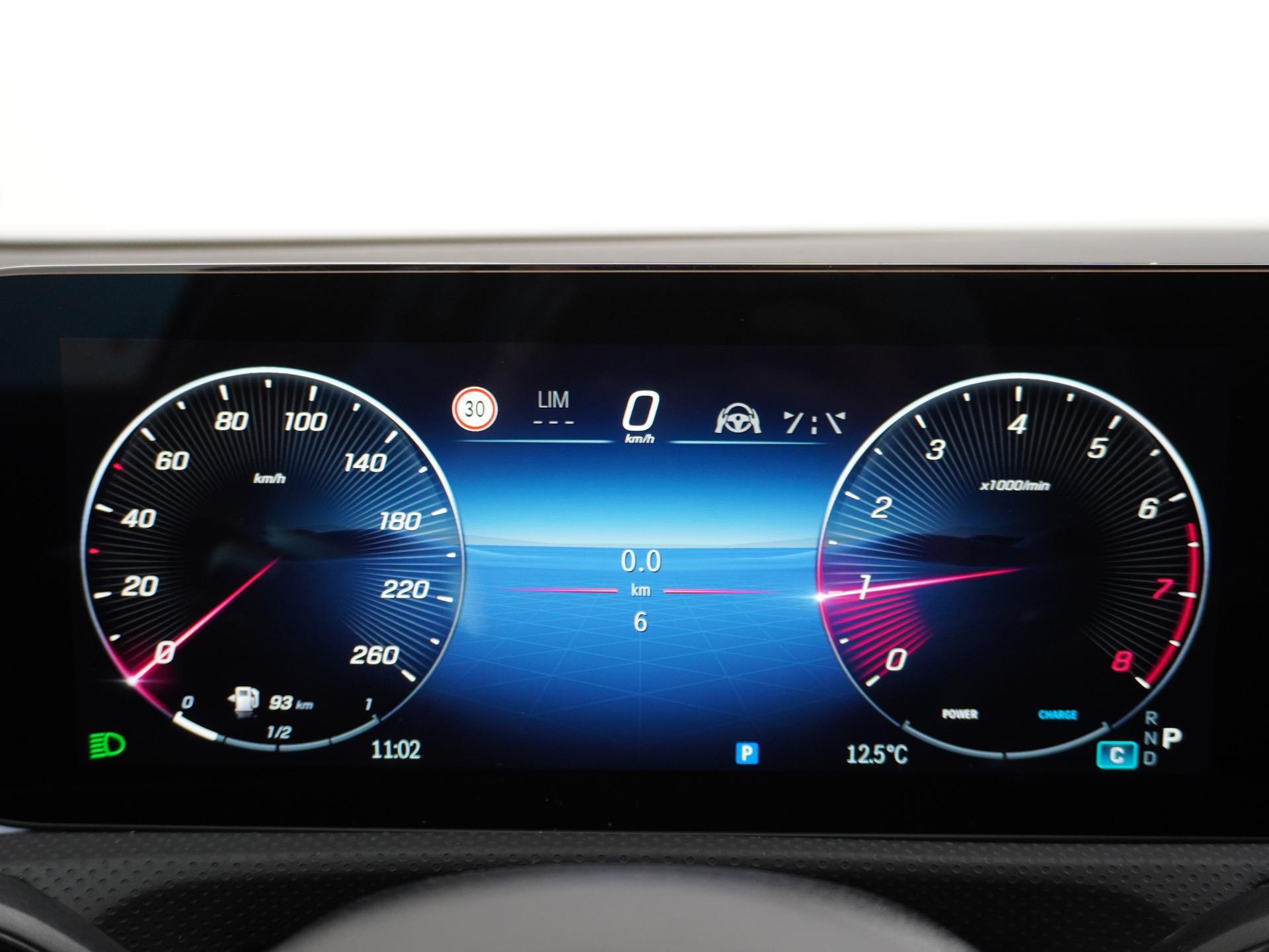 Mercedes-Benz A-Klasse 180 Star Edition AMG Line 32