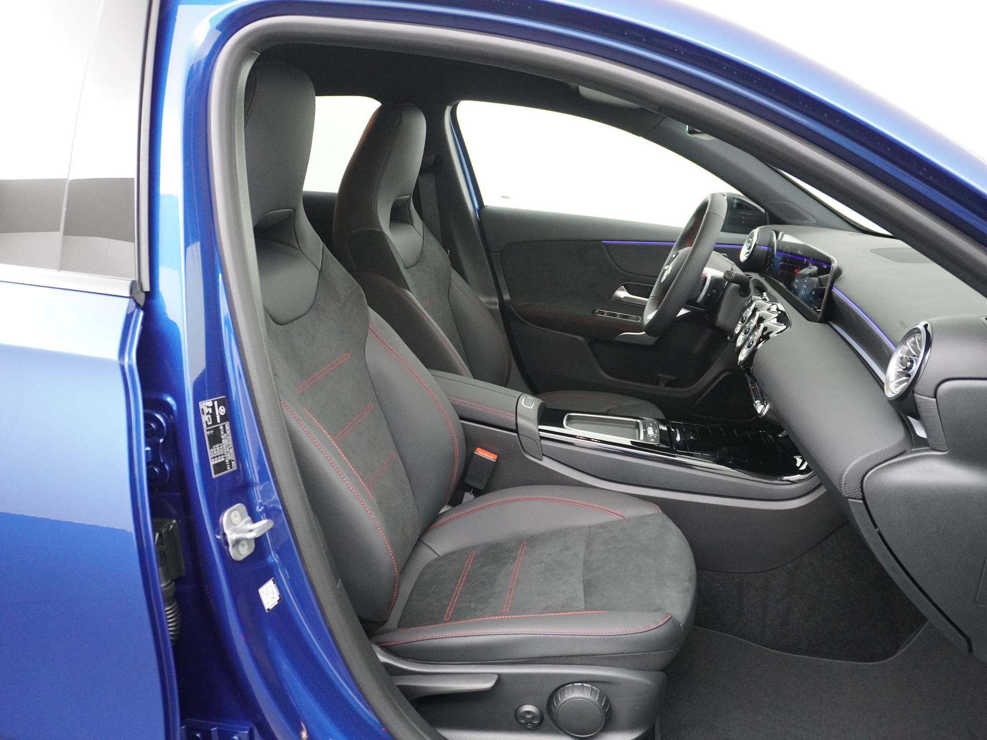 Mercedes-Benz A-Klasse 180 Star Edition AMG Line 50