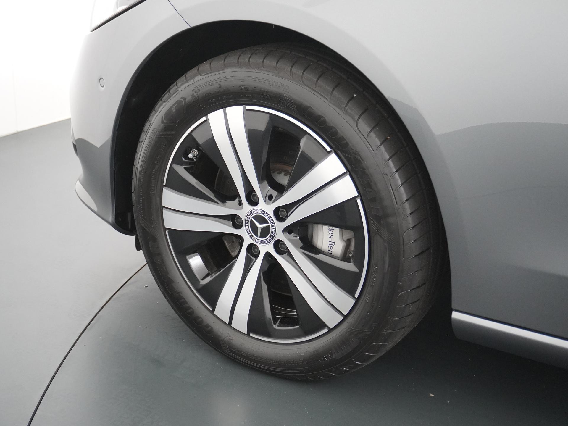 Mercedes-Benz C-Klasse 300 e Business Line Limited 16