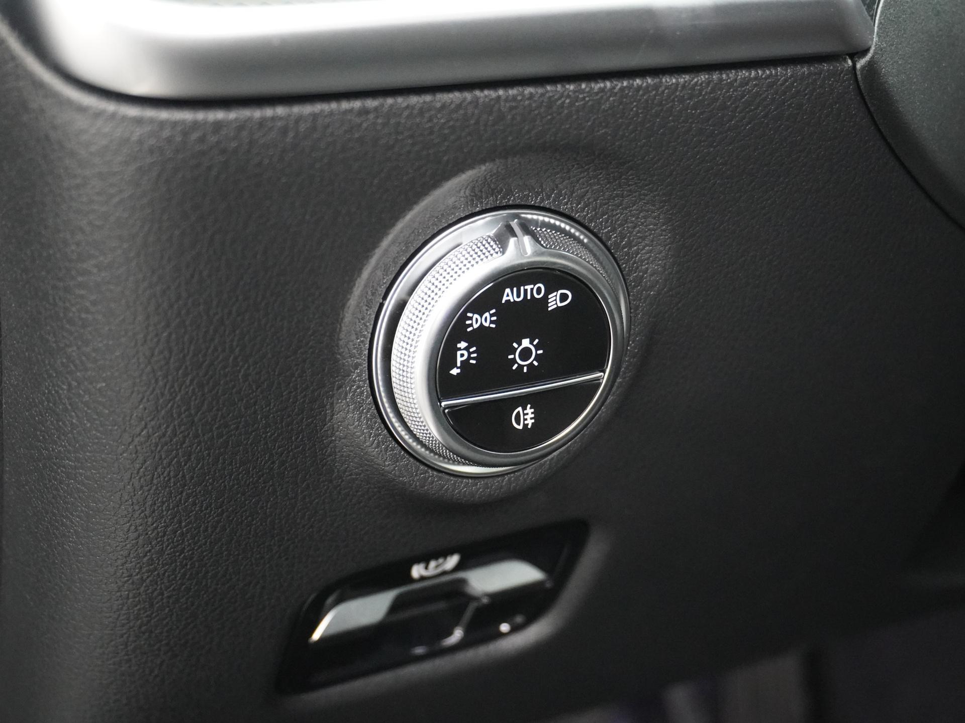 Mercedes-Benz C-Klasse 300 e Business Line Limited 29