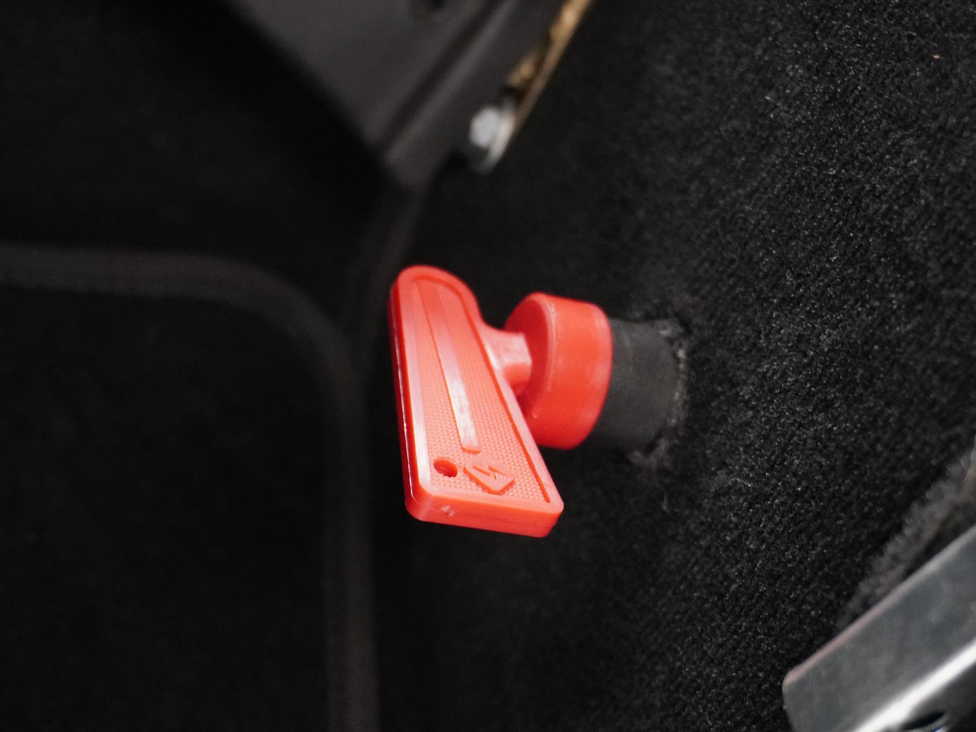 Land Rover Defender 3.9 90 Anniversary 22