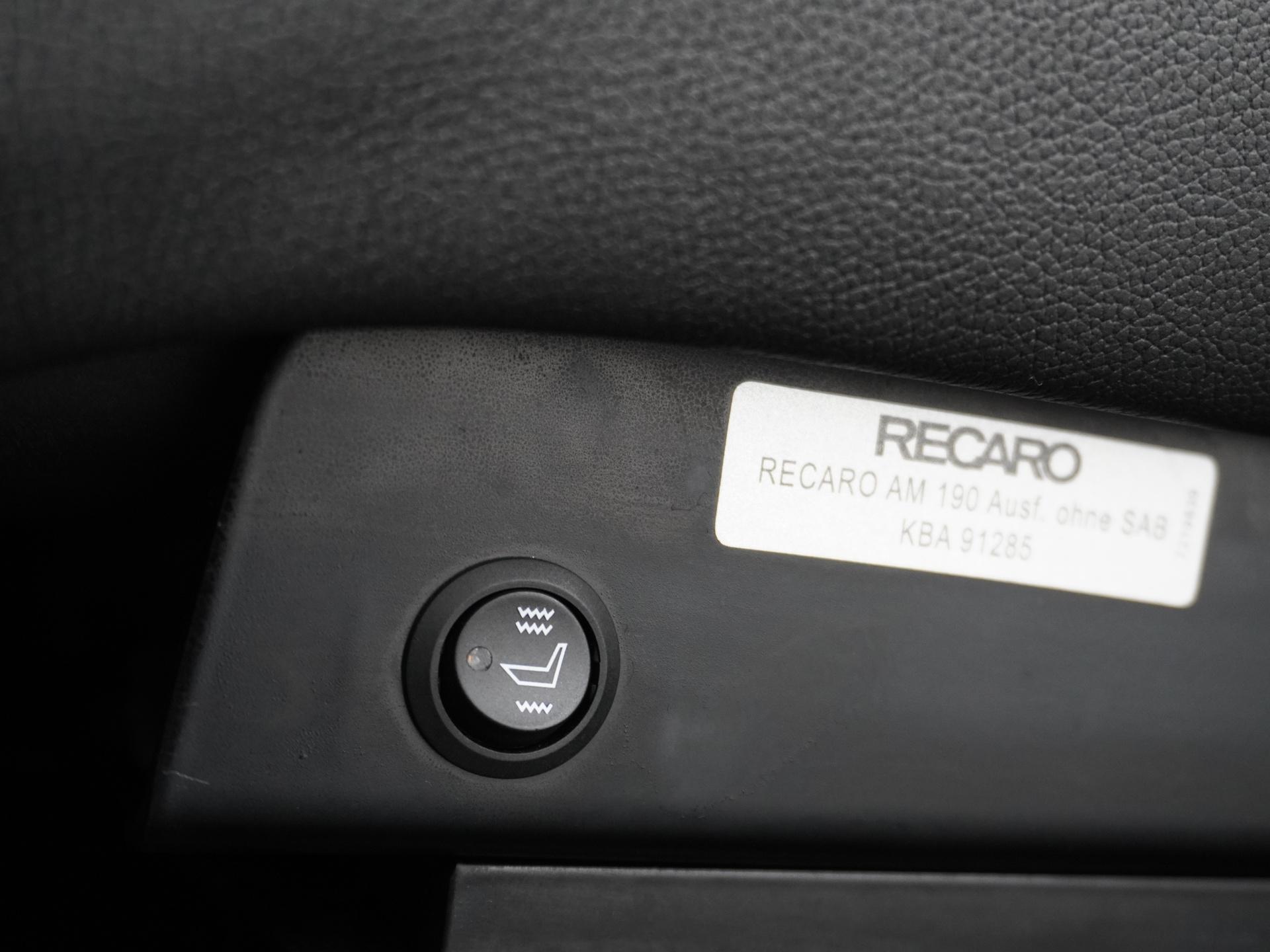 Land Rover Defender 3.9 90 Anniversary 25