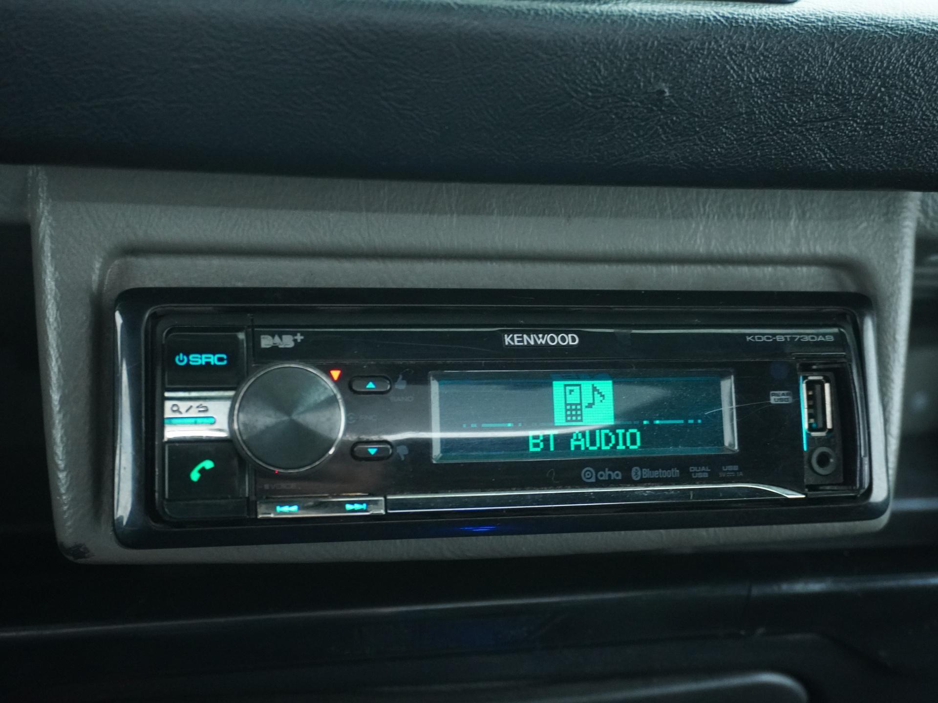 Land Rover Defender 3.9 90 Anniversary 39