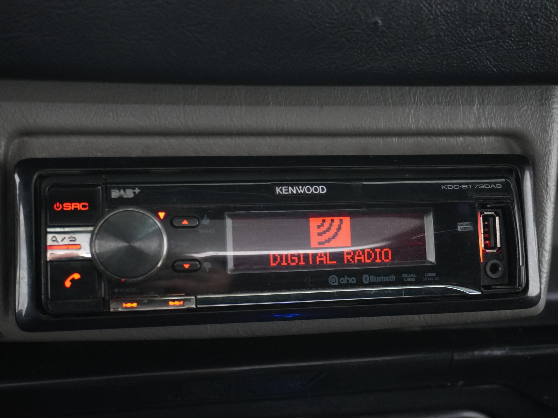 Land Rover Defender 3.9 90 Anniversary 40