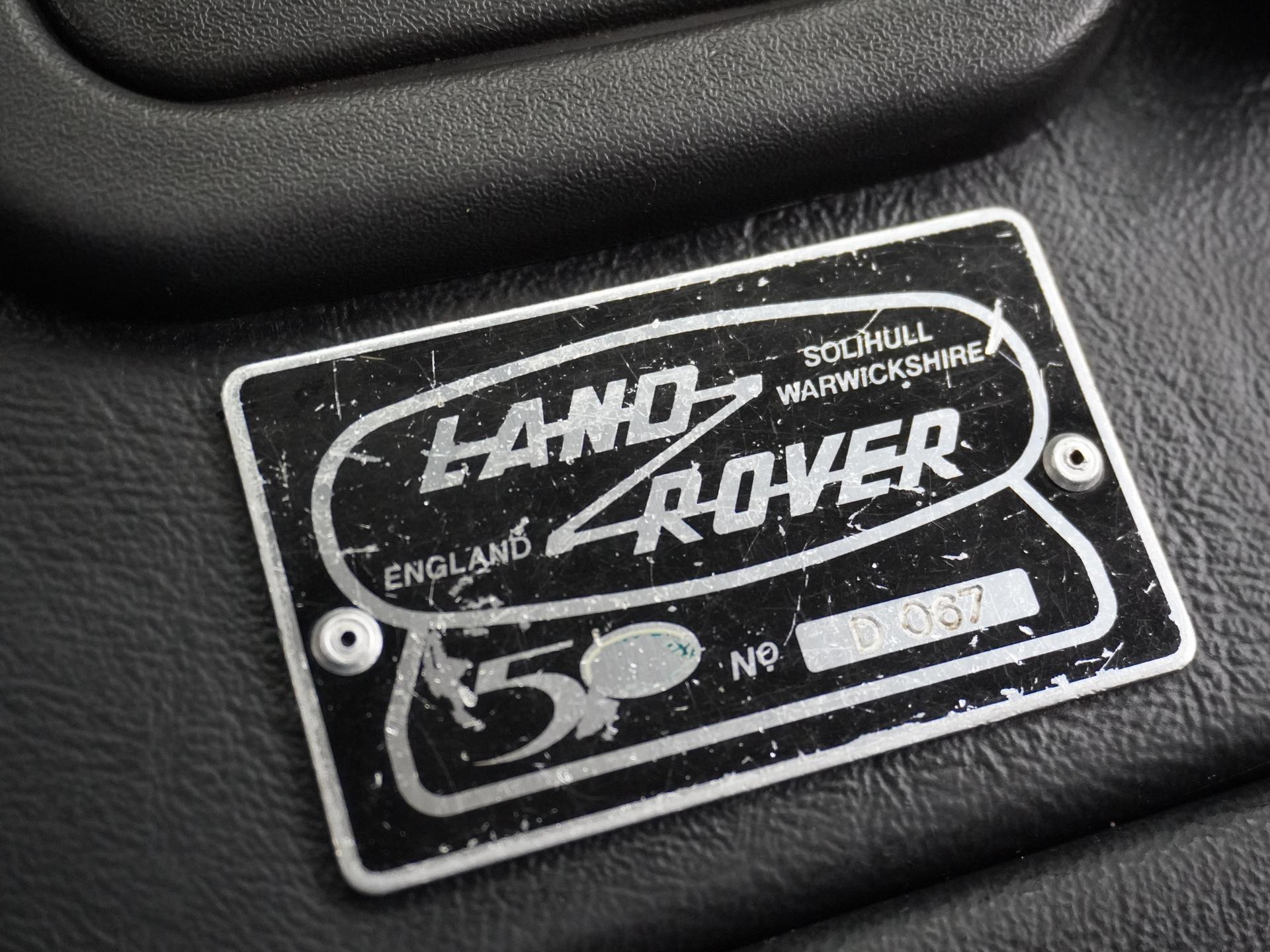 Land Rover Defender 3.9 90 Anniversary 43