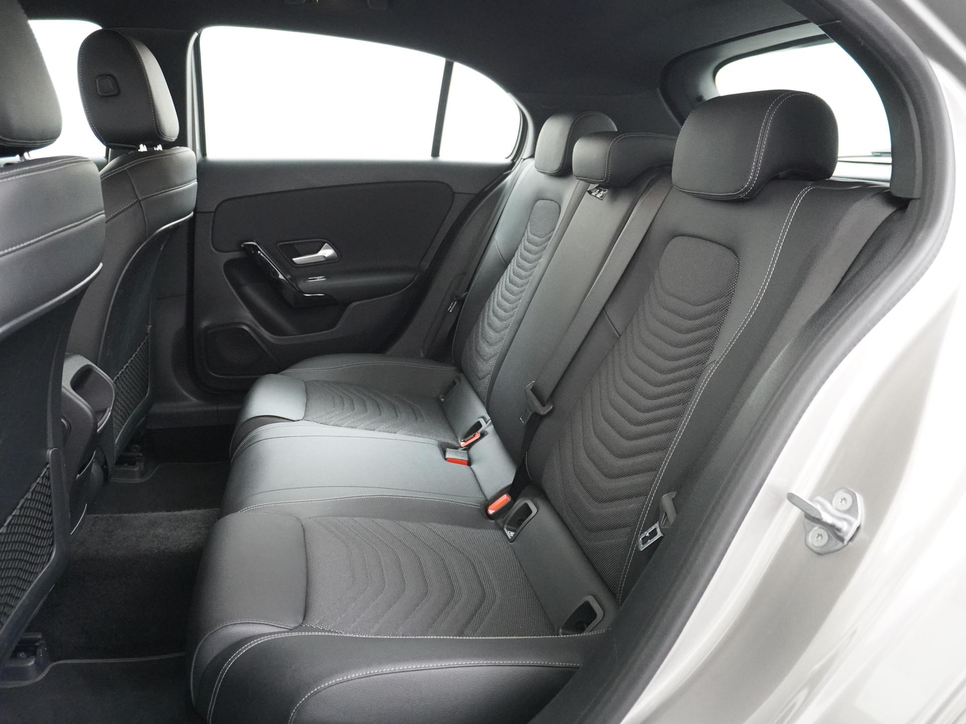 Mercedes-Benz A-Klasse 160 Business Solution Plus 15