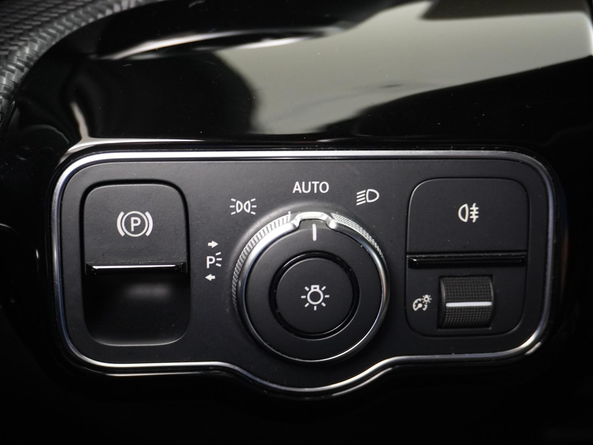 Mercedes-Benz A-Klasse 160 Business Solution Plus 19