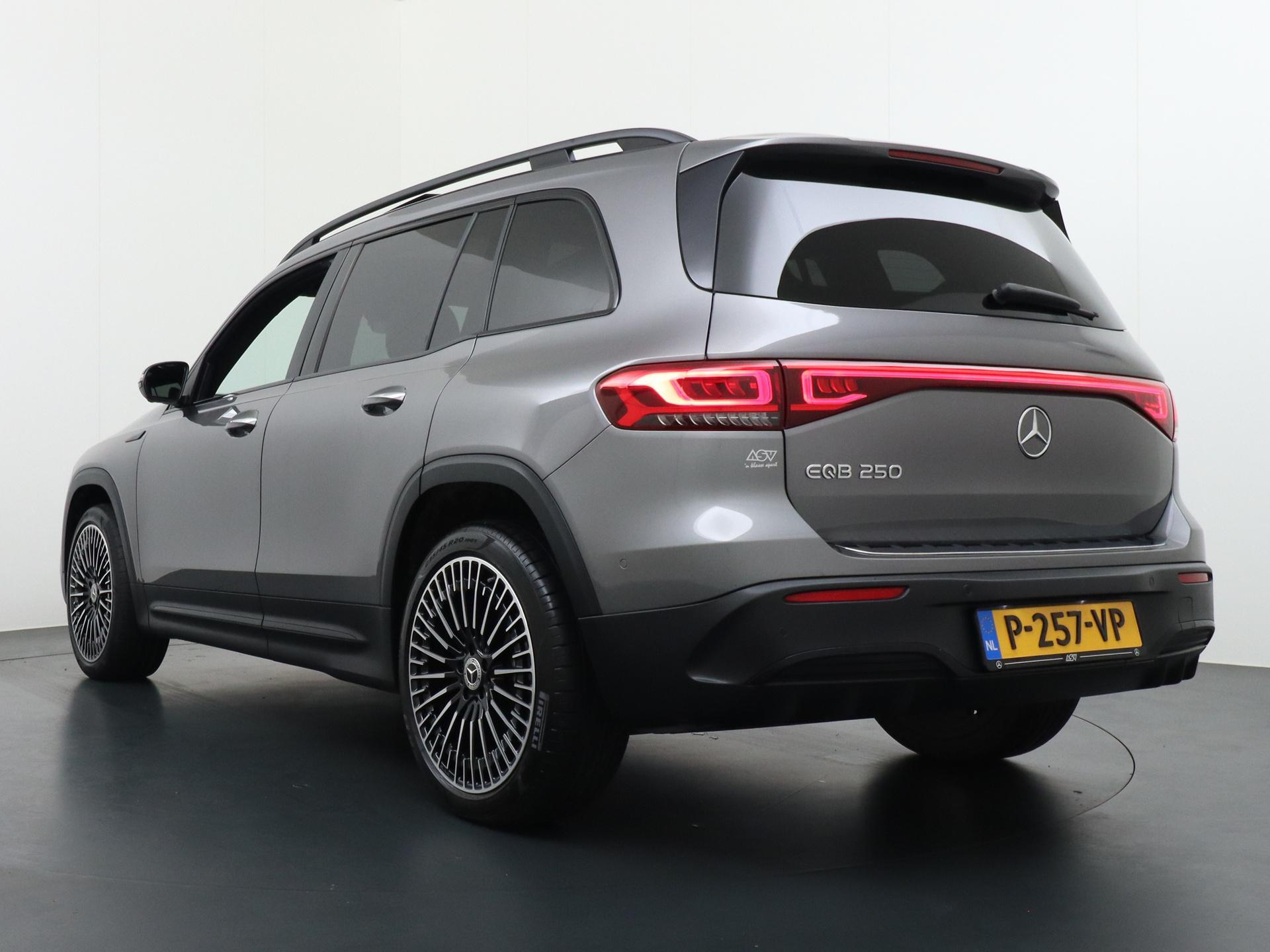 Mercedes-Benz EQB 250 AMG Line 7p. 67 kWh 4