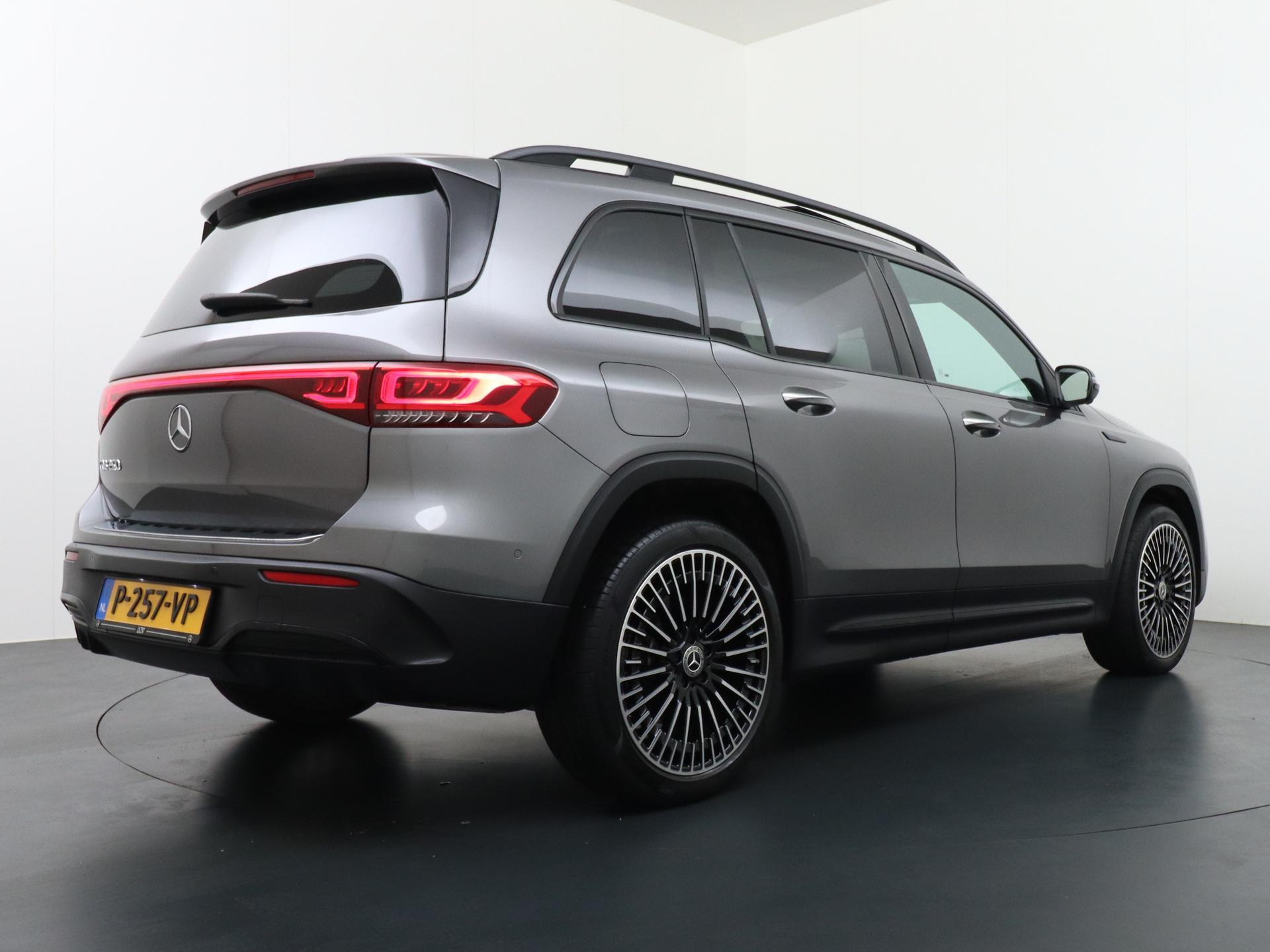 Mercedes-Benz EQB 250 AMG Line 7p. 67 kWh 8