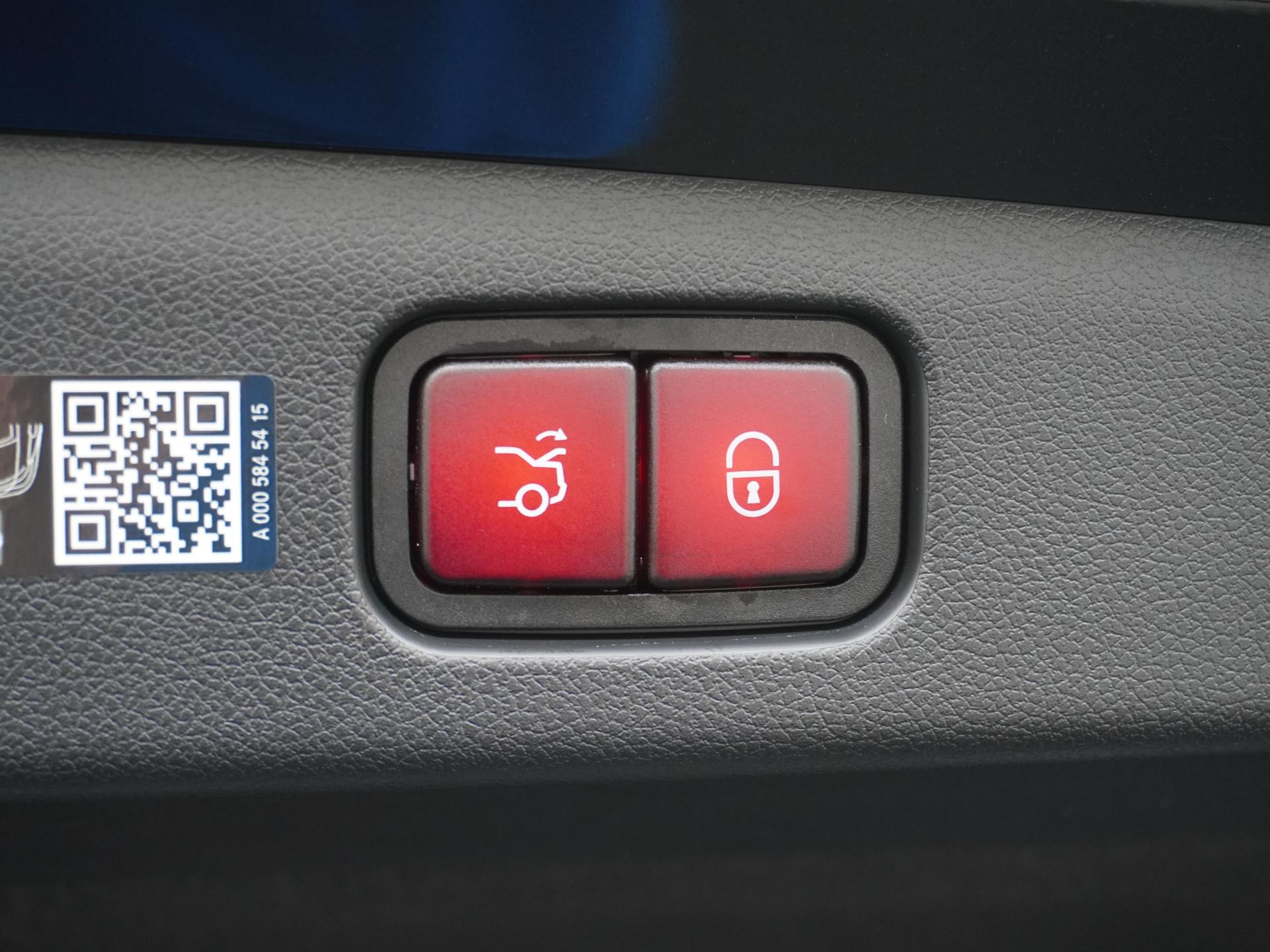 Mercedes-Benz E-Klasse 300 e 4MATIC AMG Line 20