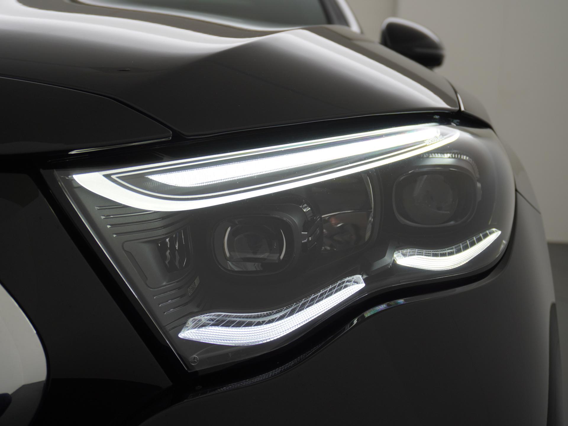 Mercedes-Benz E-Klasse 300 e 4MATIC AMG Line 22