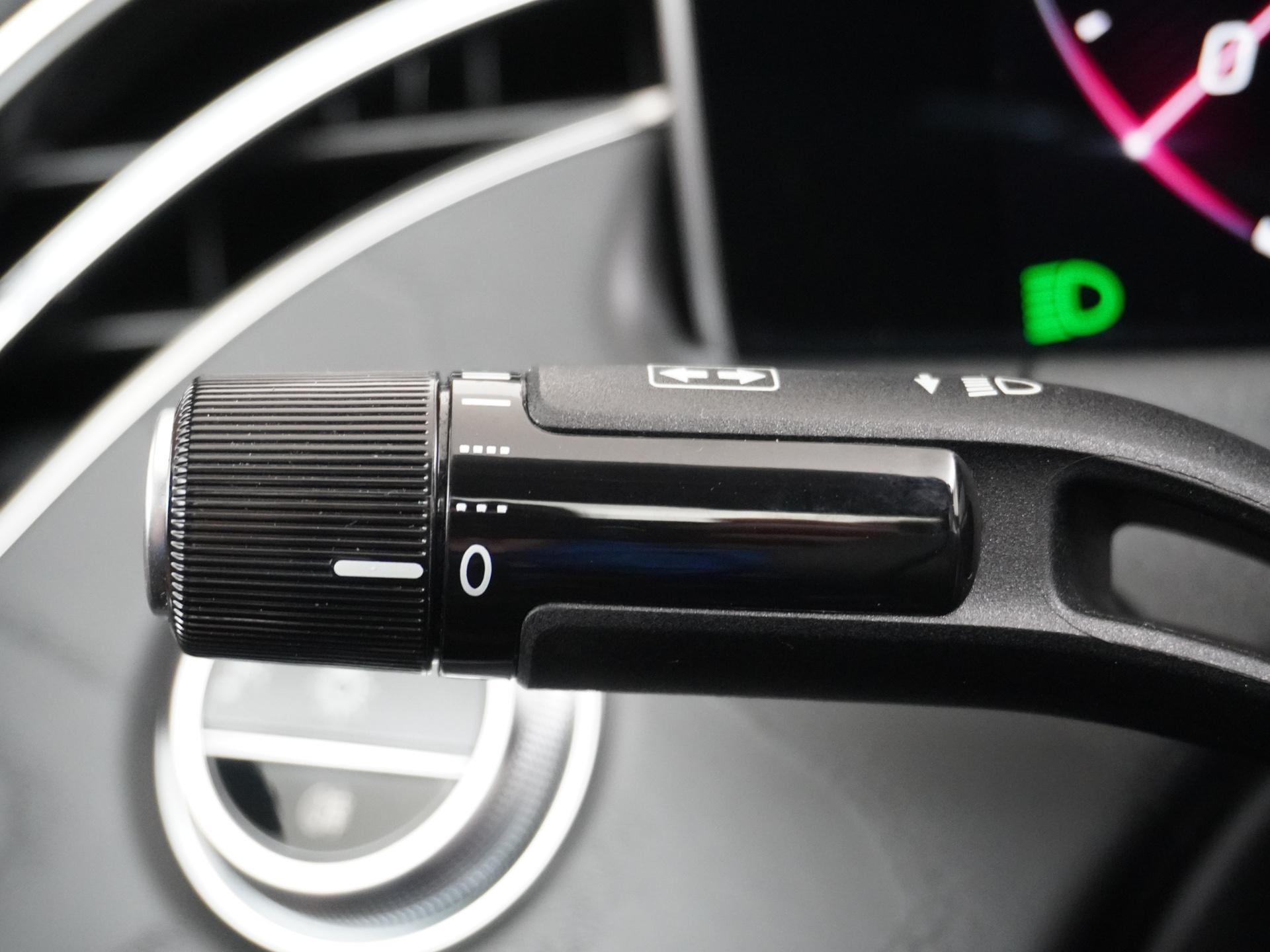 Mercedes-Benz E-Klasse 300 e 4MATIC AMG Line 31