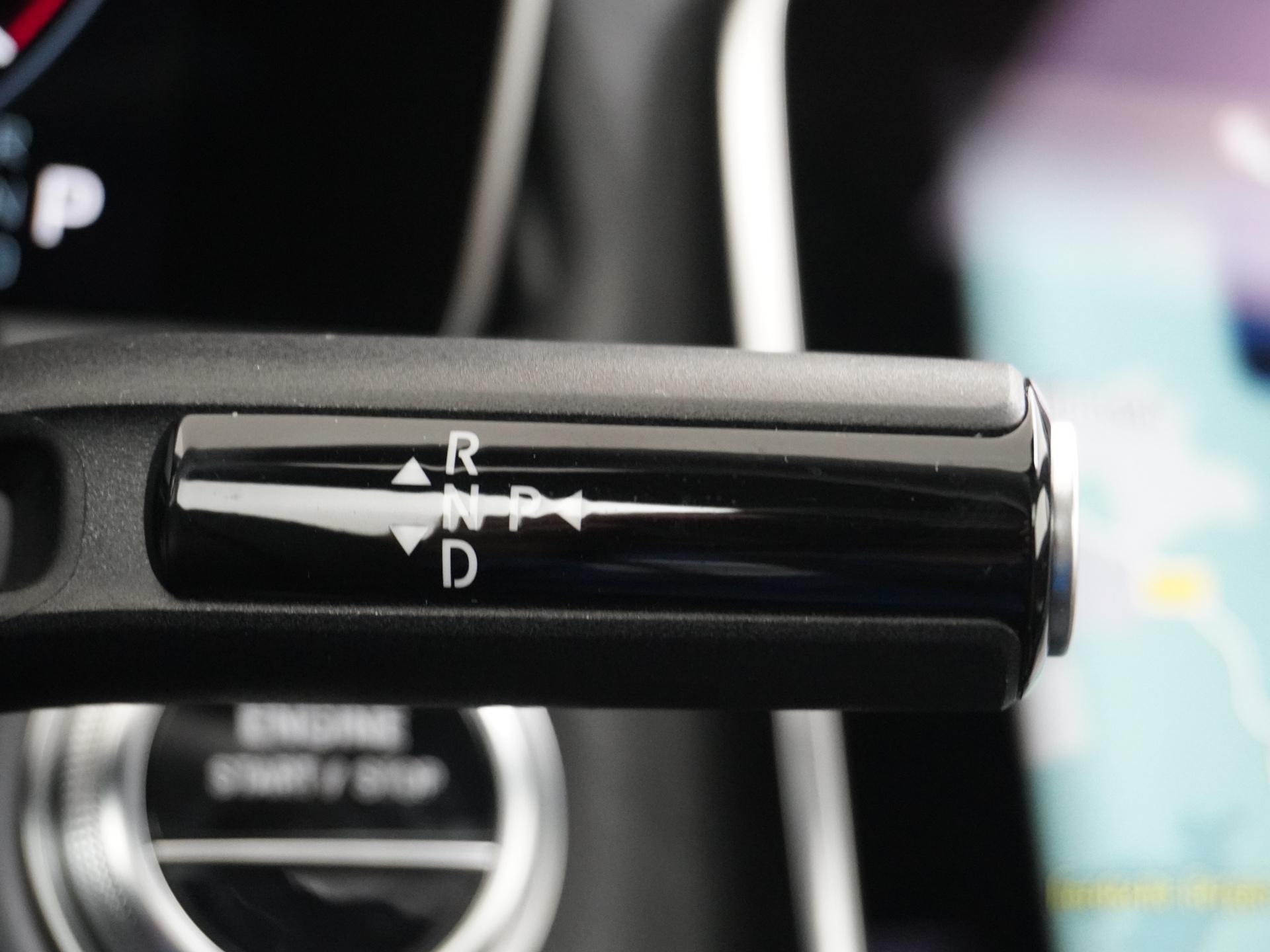 Mercedes-Benz E-Klasse 300 e 4MATIC AMG Line 32