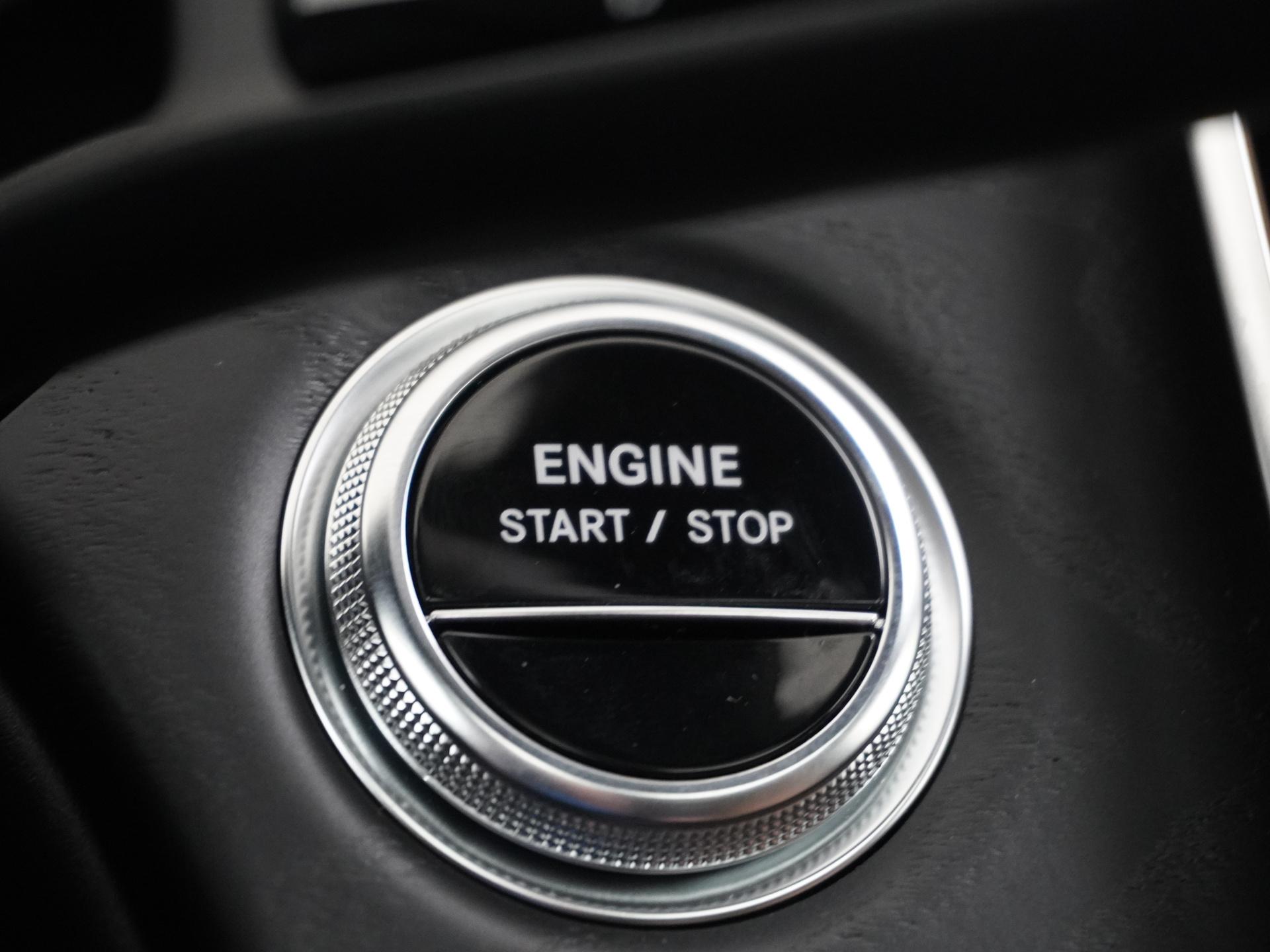 Mercedes-Benz E-Klasse 300 e 4MATIC AMG Line 33