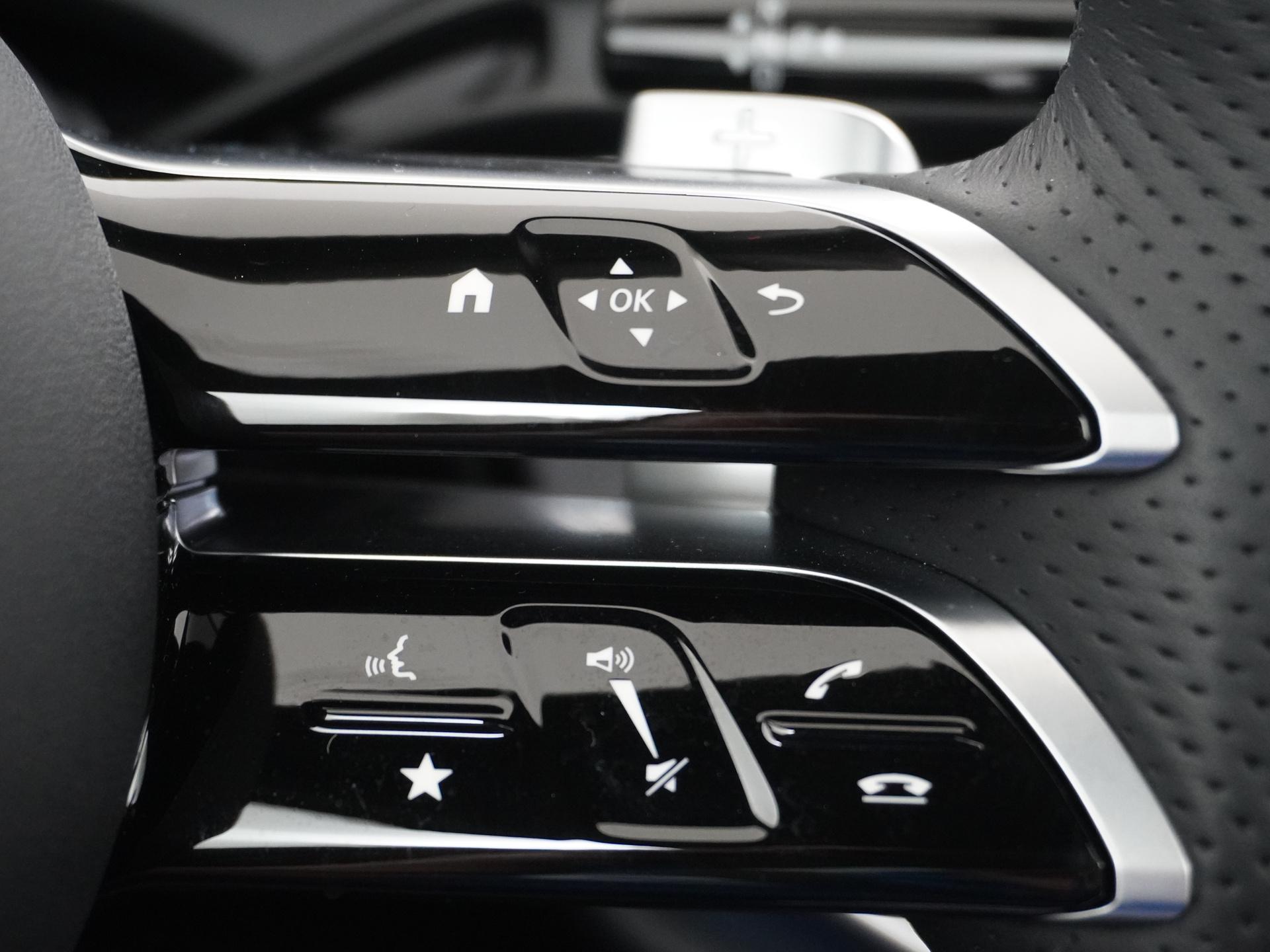 Mercedes-Benz E-Klasse 300 e 4MATIC AMG Line 34