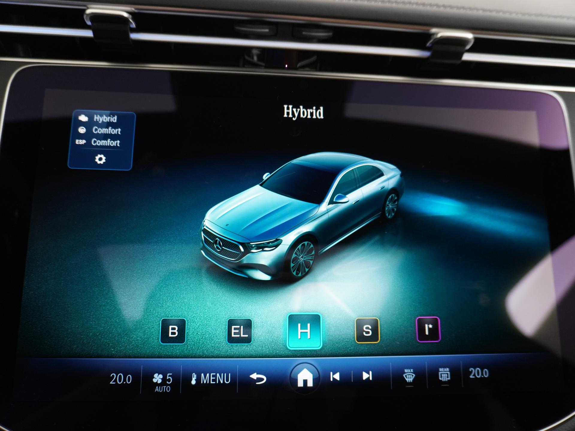 Mercedes-Benz E-Klasse 300 e 4MATIC AMG Line 46