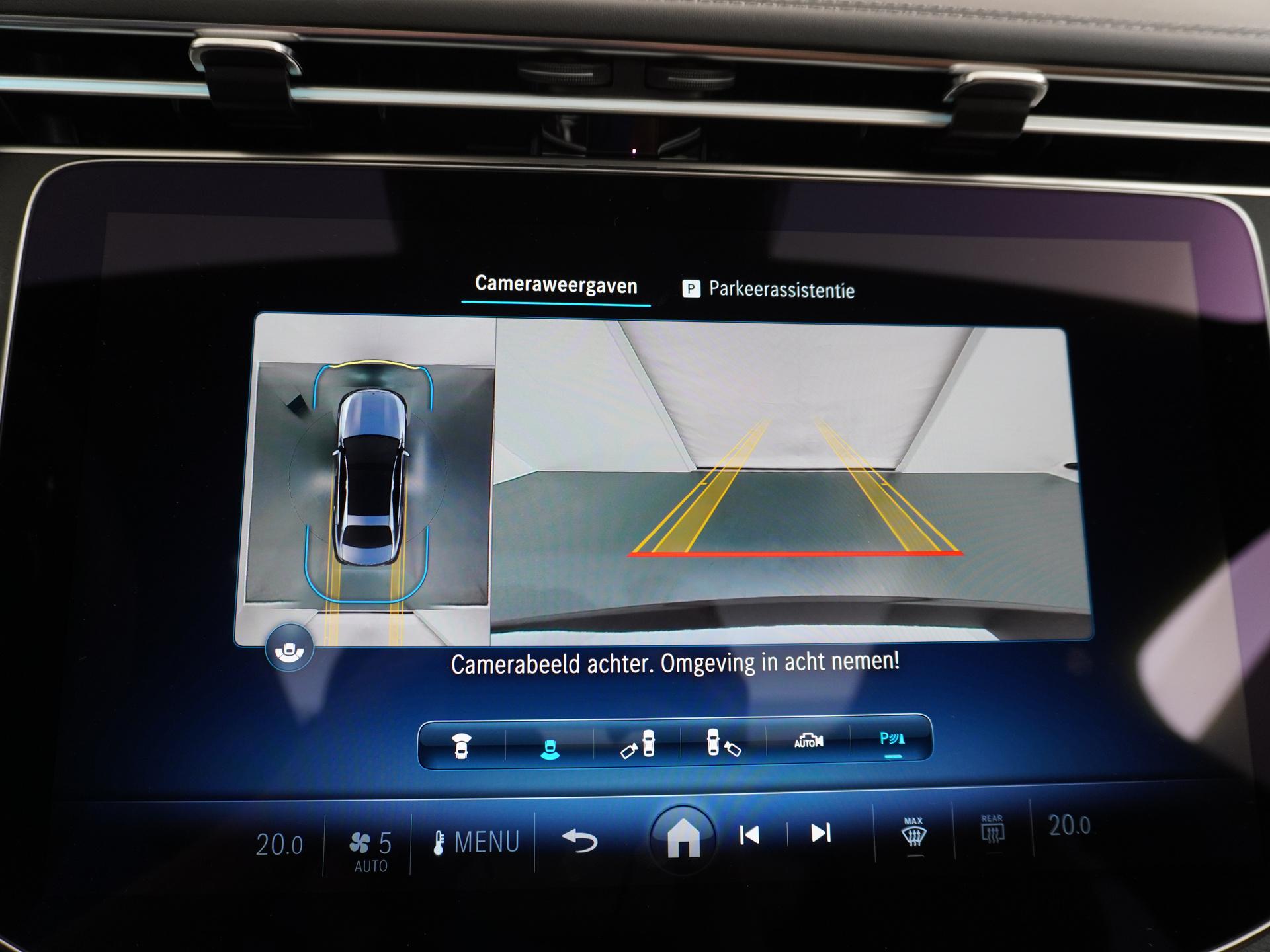 Mercedes-Benz E-Klasse 300 e 4MATIC AMG Line 47