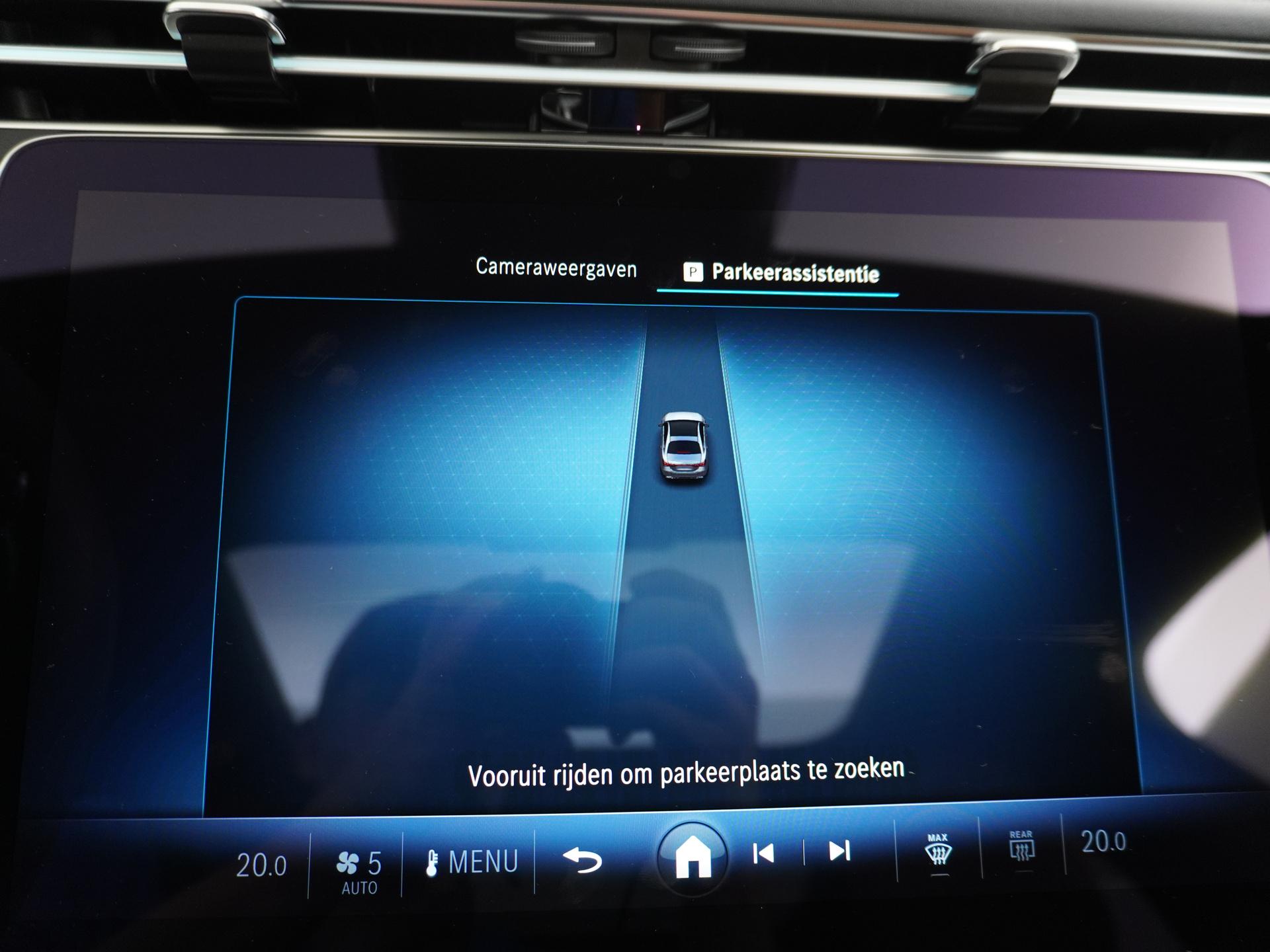 Mercedes-Benz E-Klasse 300 e 4MATIC AMG Line 48