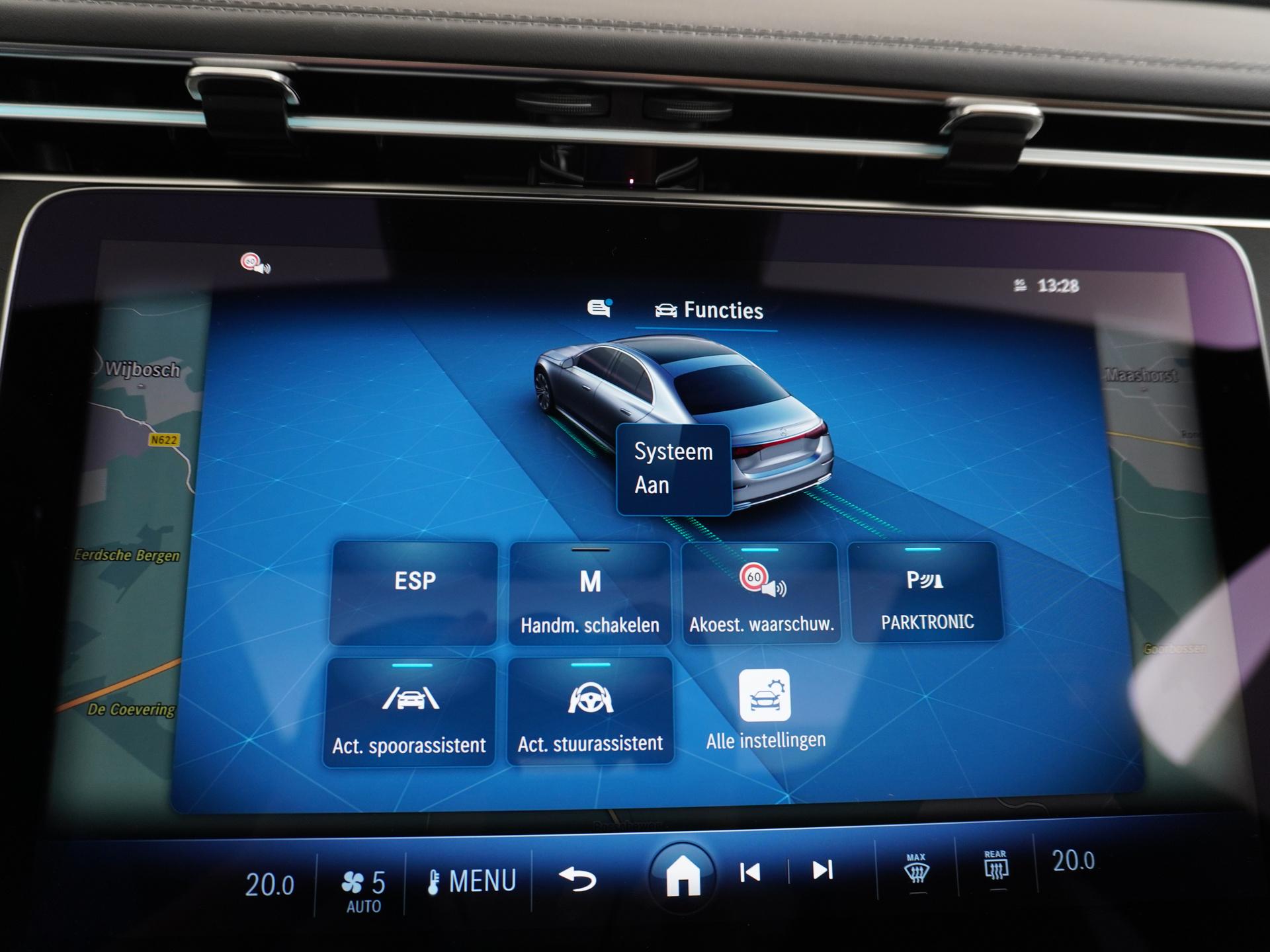 Mercedes-Benz E-Klasse 300 e 4MATIC AMG Line 49