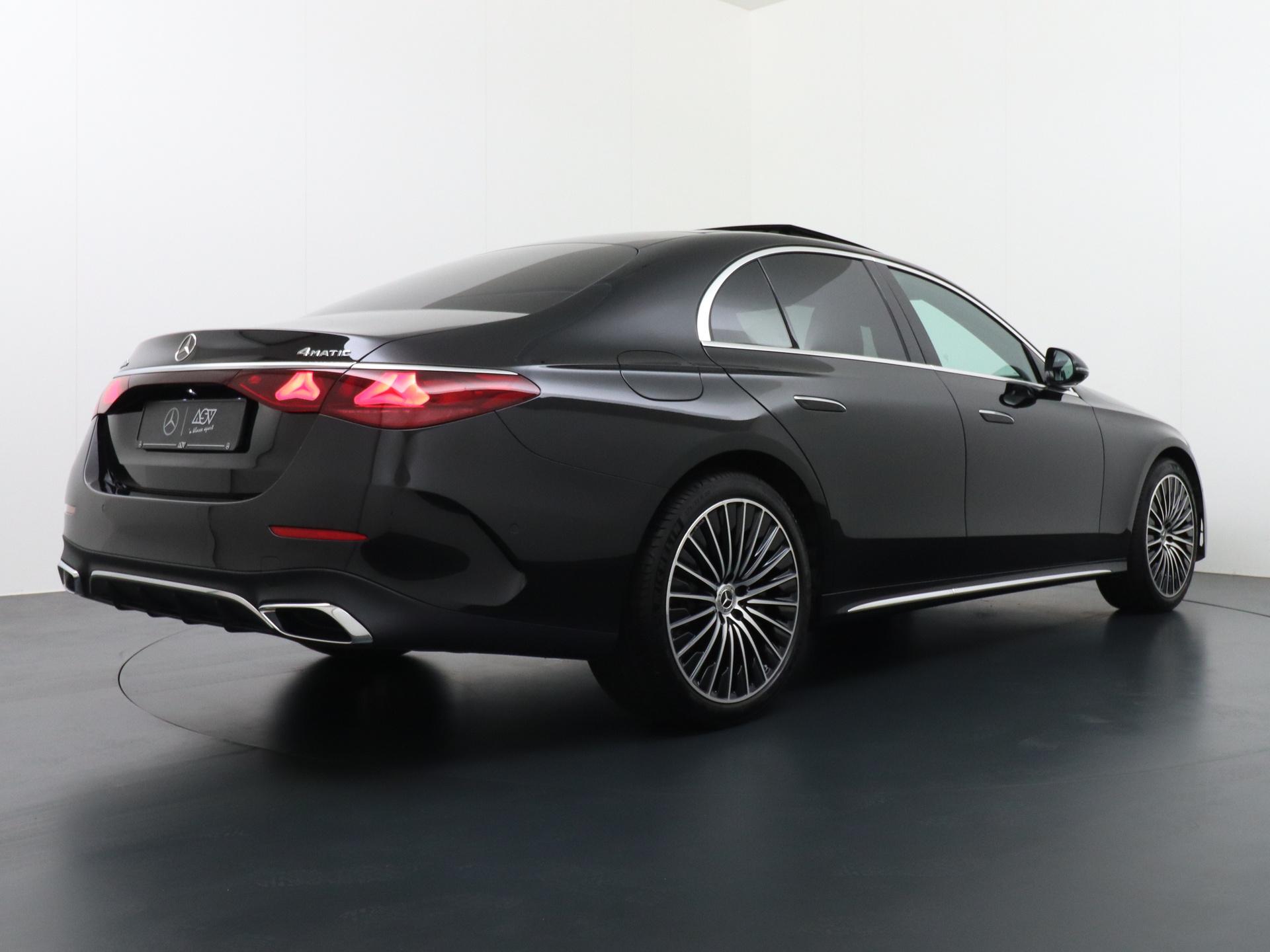 Mercedes-Benz E-Klasse 300 e 4MATIC AMG Line 8