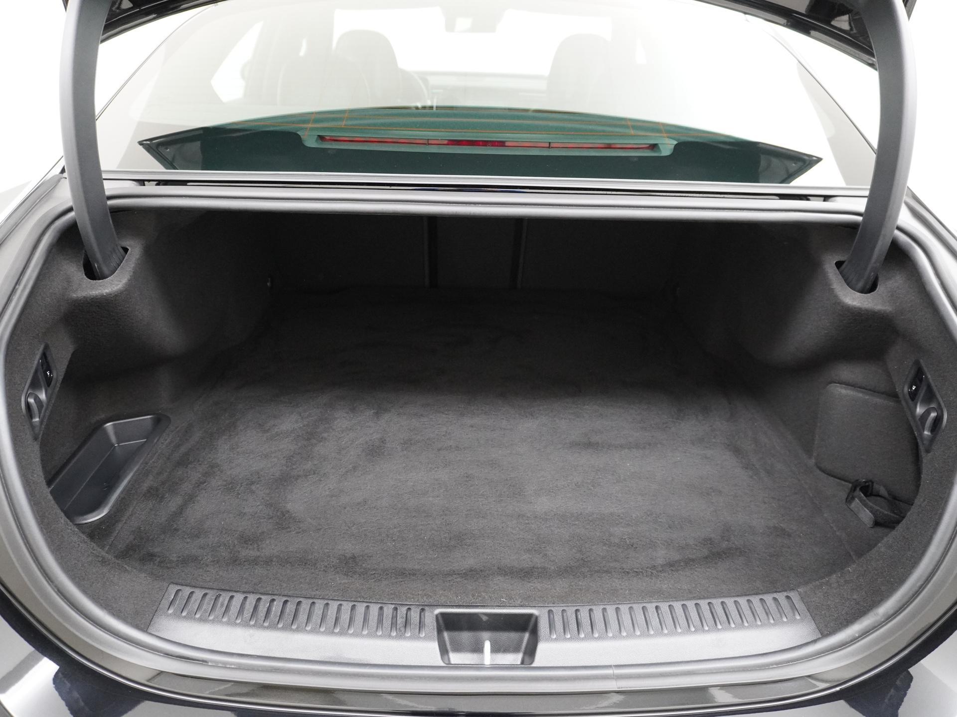 Mercedes-Benz E-Klasse 300 de AMG Line 19