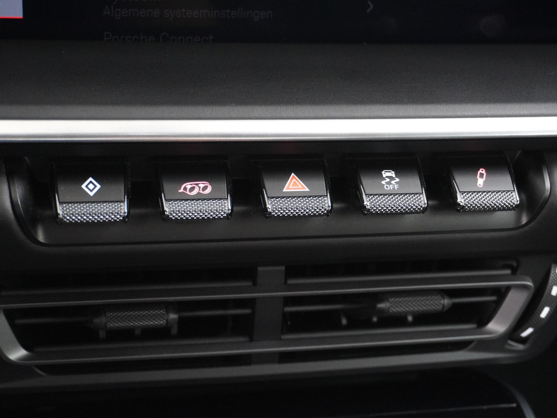 Porsche 911 Cabrio 3.0 Carrera S 41